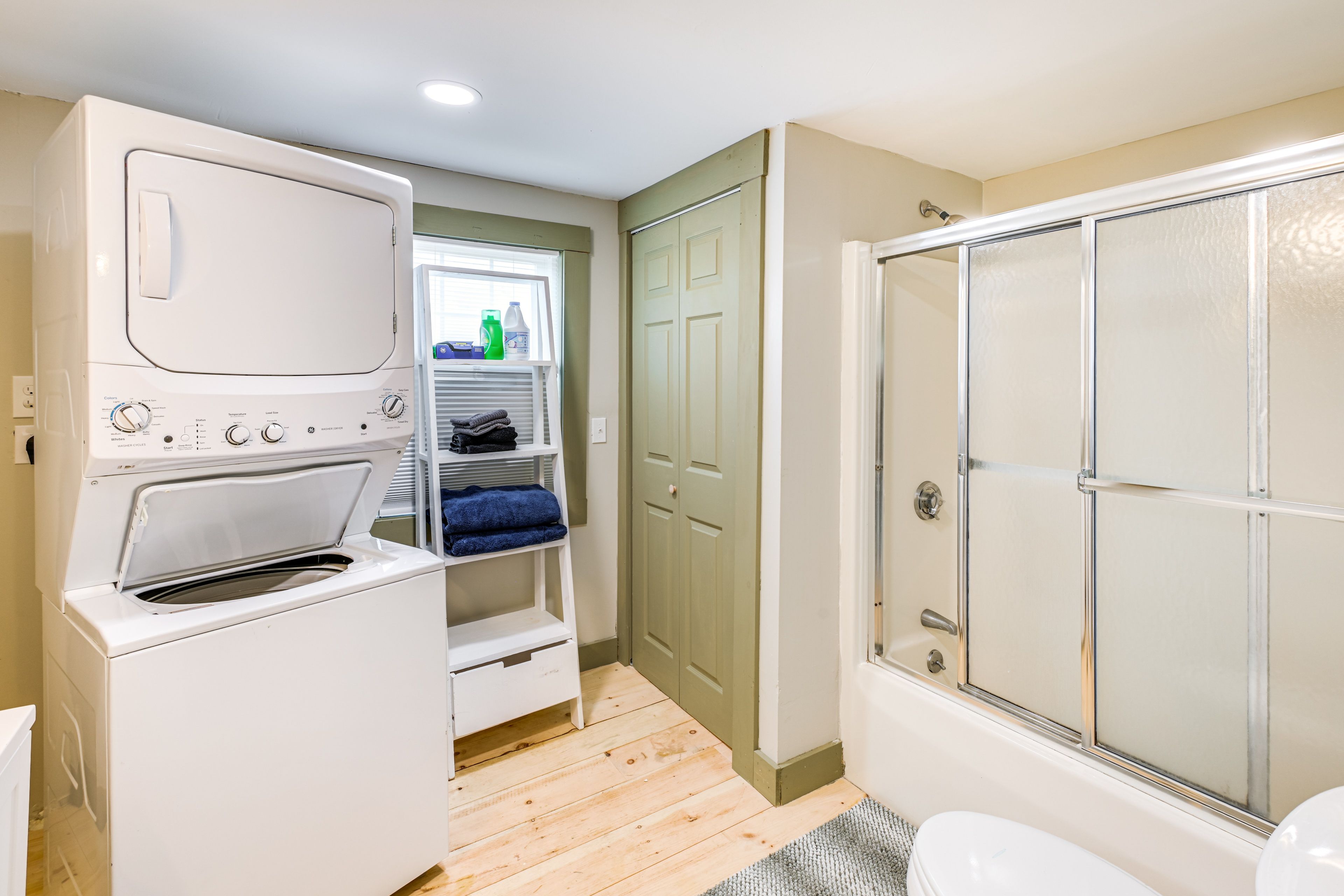 Full Bathroom | In-Unit Laundry | 1st Floor