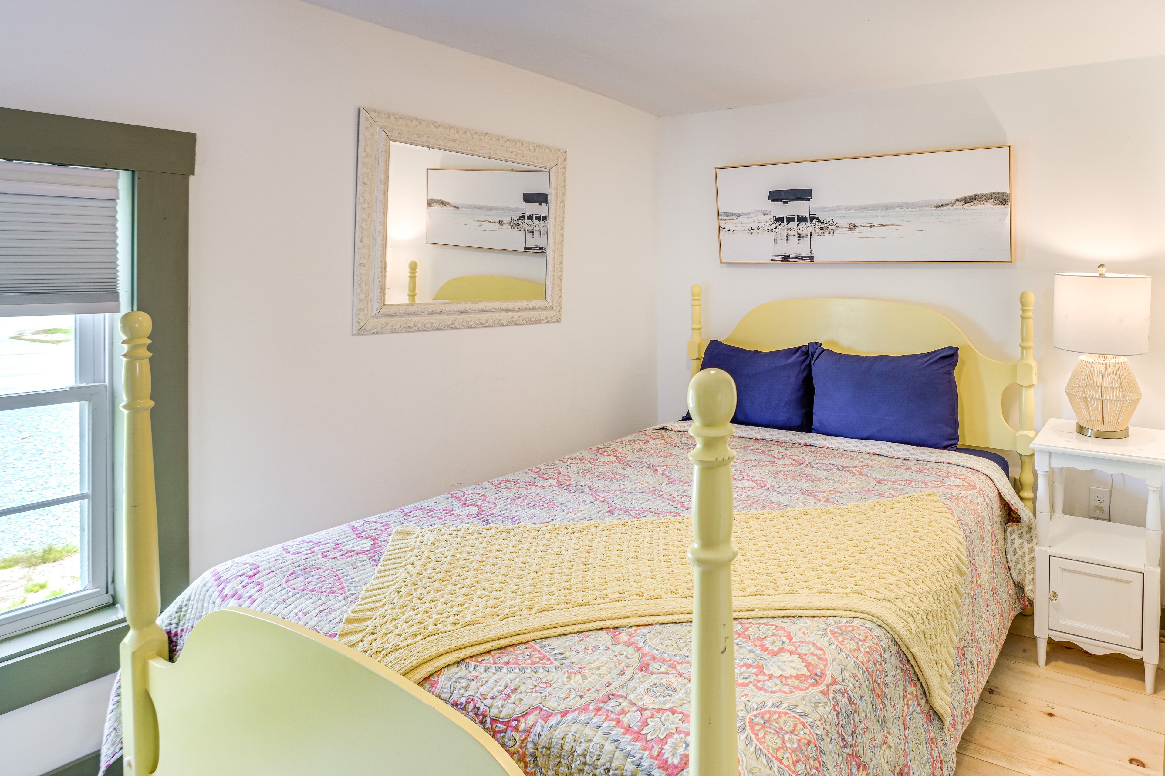 Bedroom 1 | Queen Bed | 1st Floor