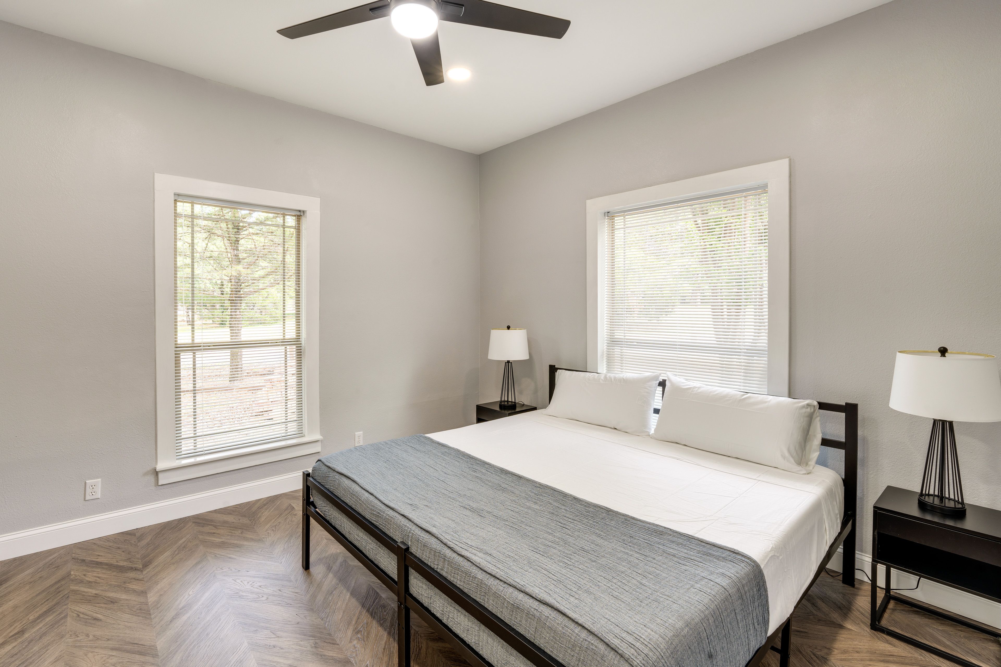 Bedroom 2 | King Bed