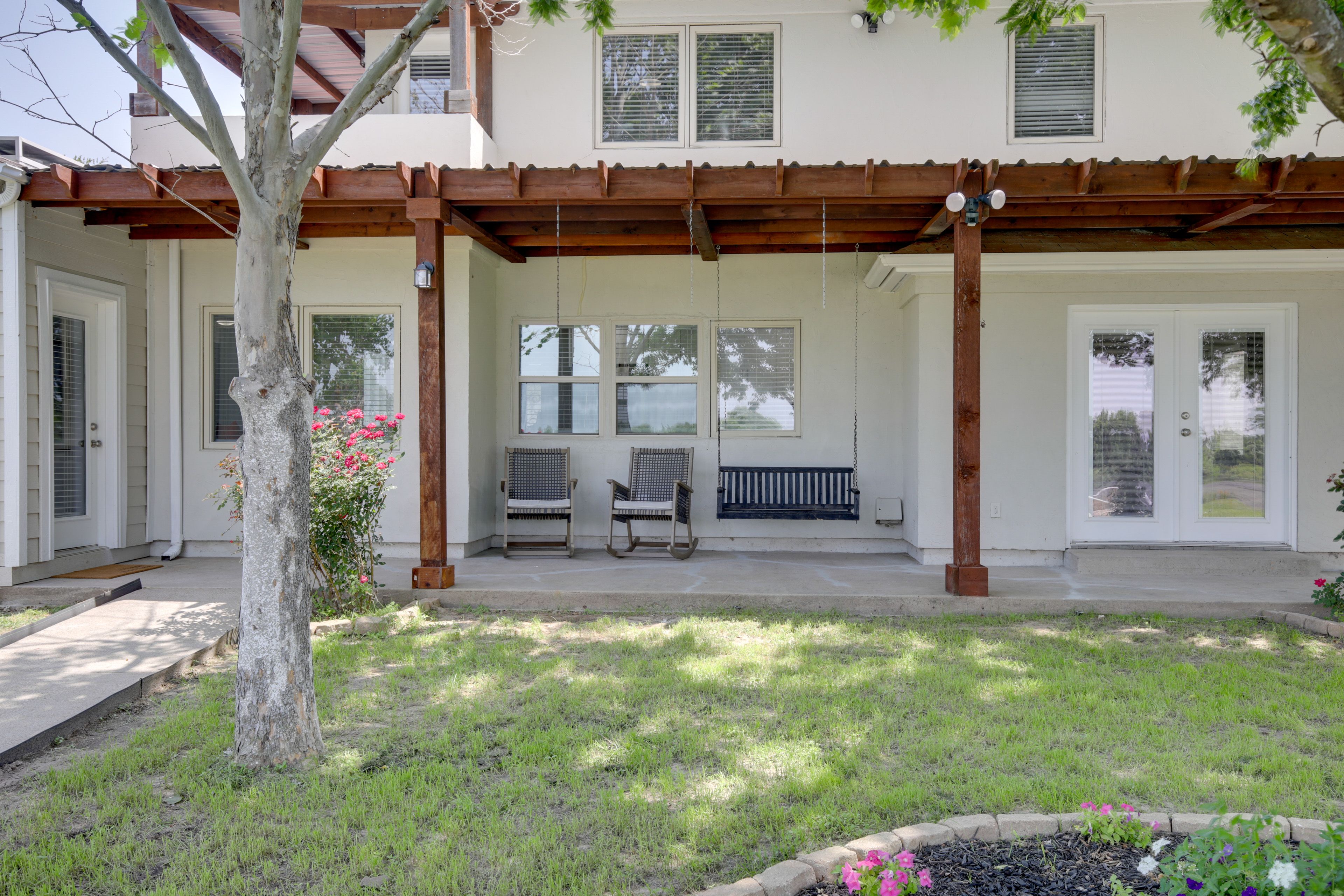 Pergola | Bench Swing