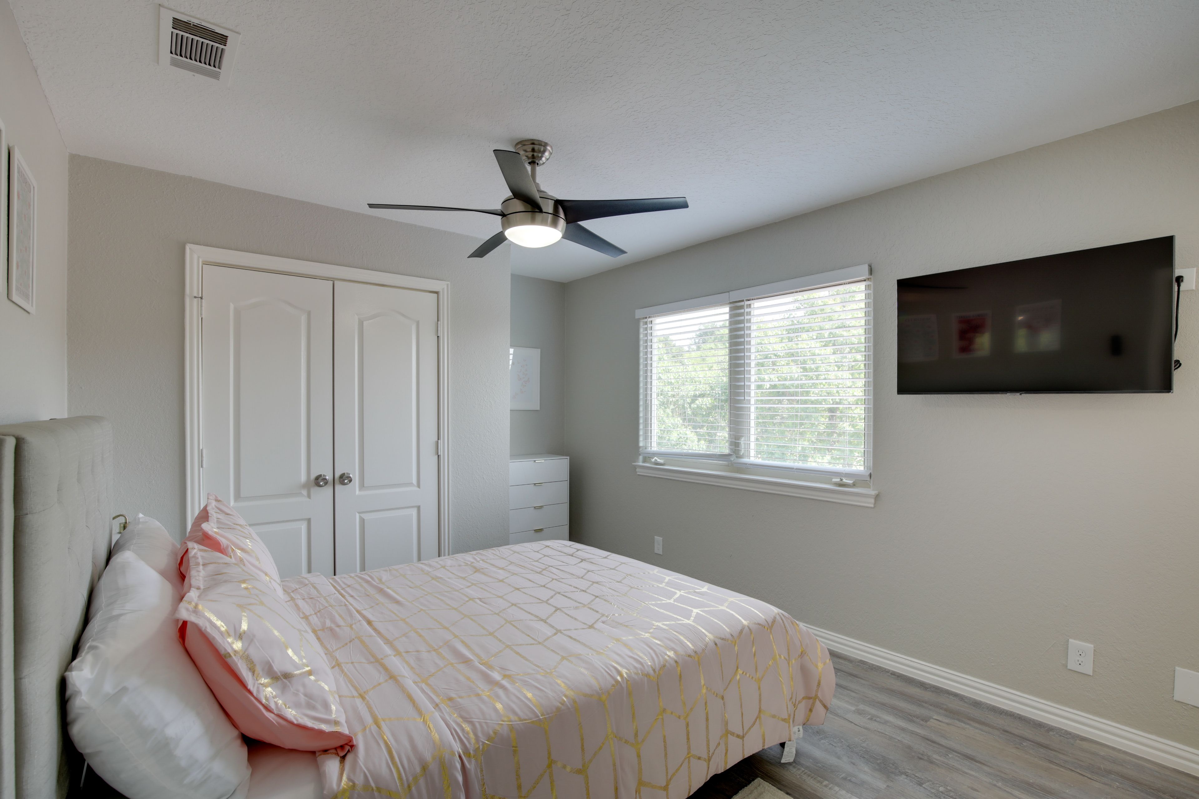 Bedroom 2 | 2nd Floor | Queen Bed | En-Suite Bathroom