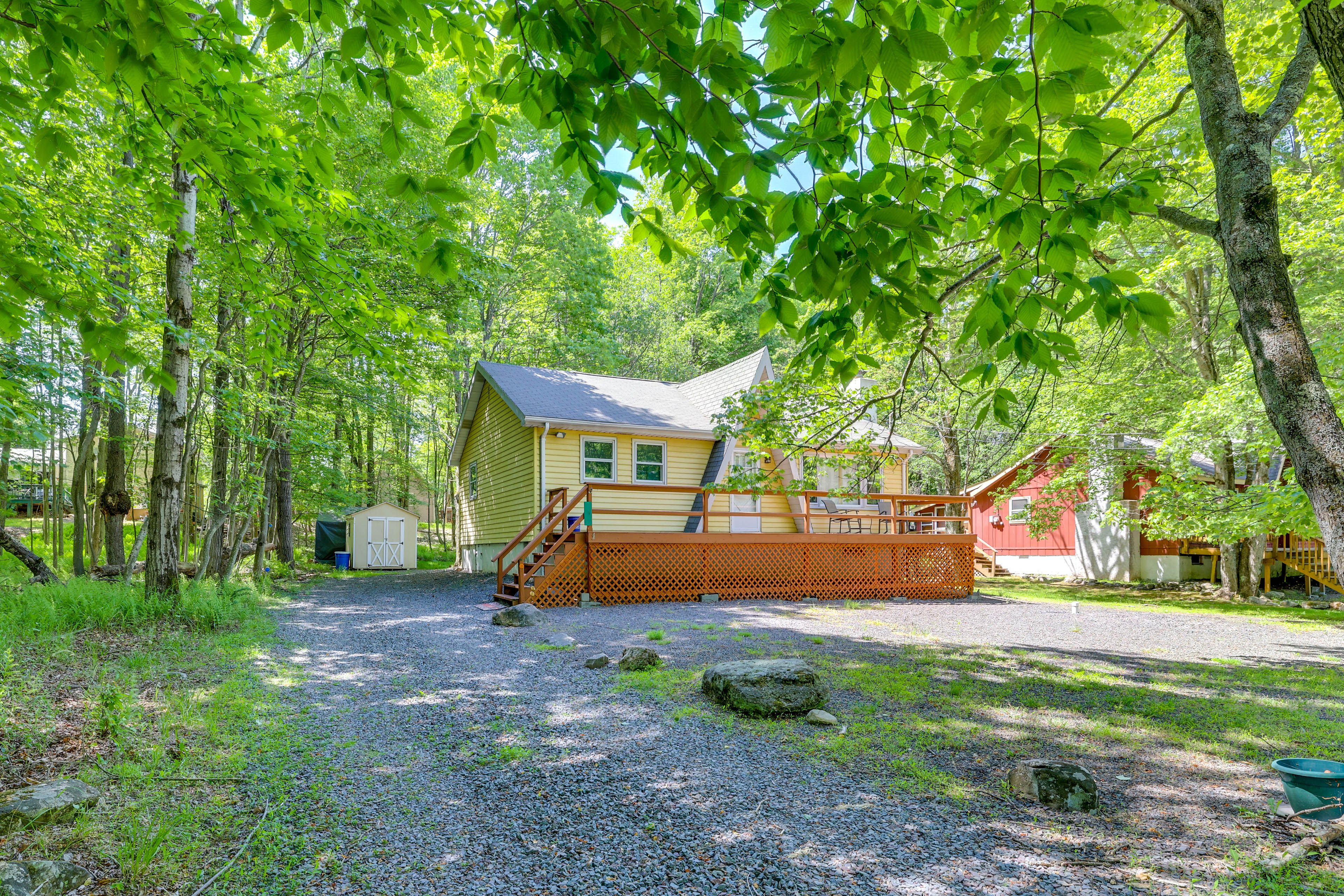 Cabin Exterior | Parking | Driveway (5 Vehicles)