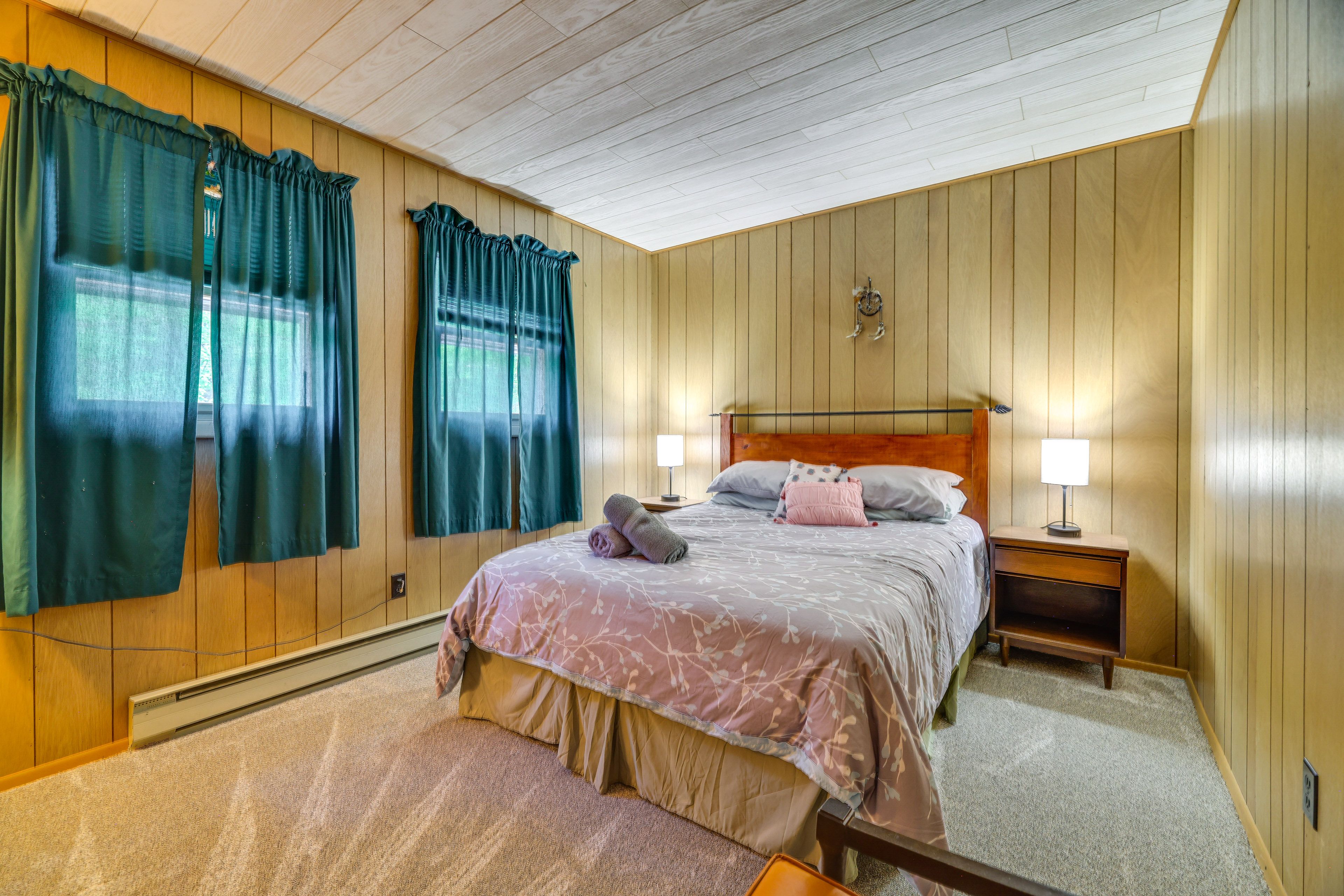 Bedroom 1 | Queen Bed | Linens Provided