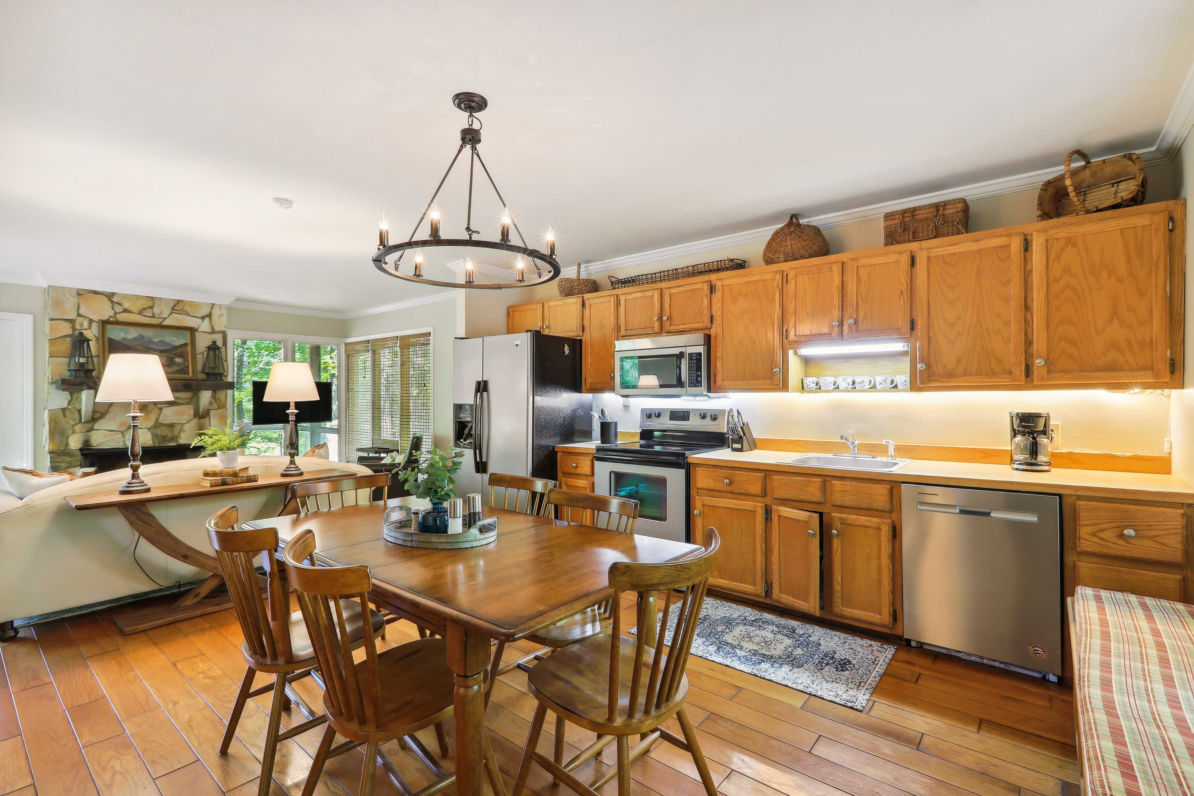 Kitchen | Dining Area