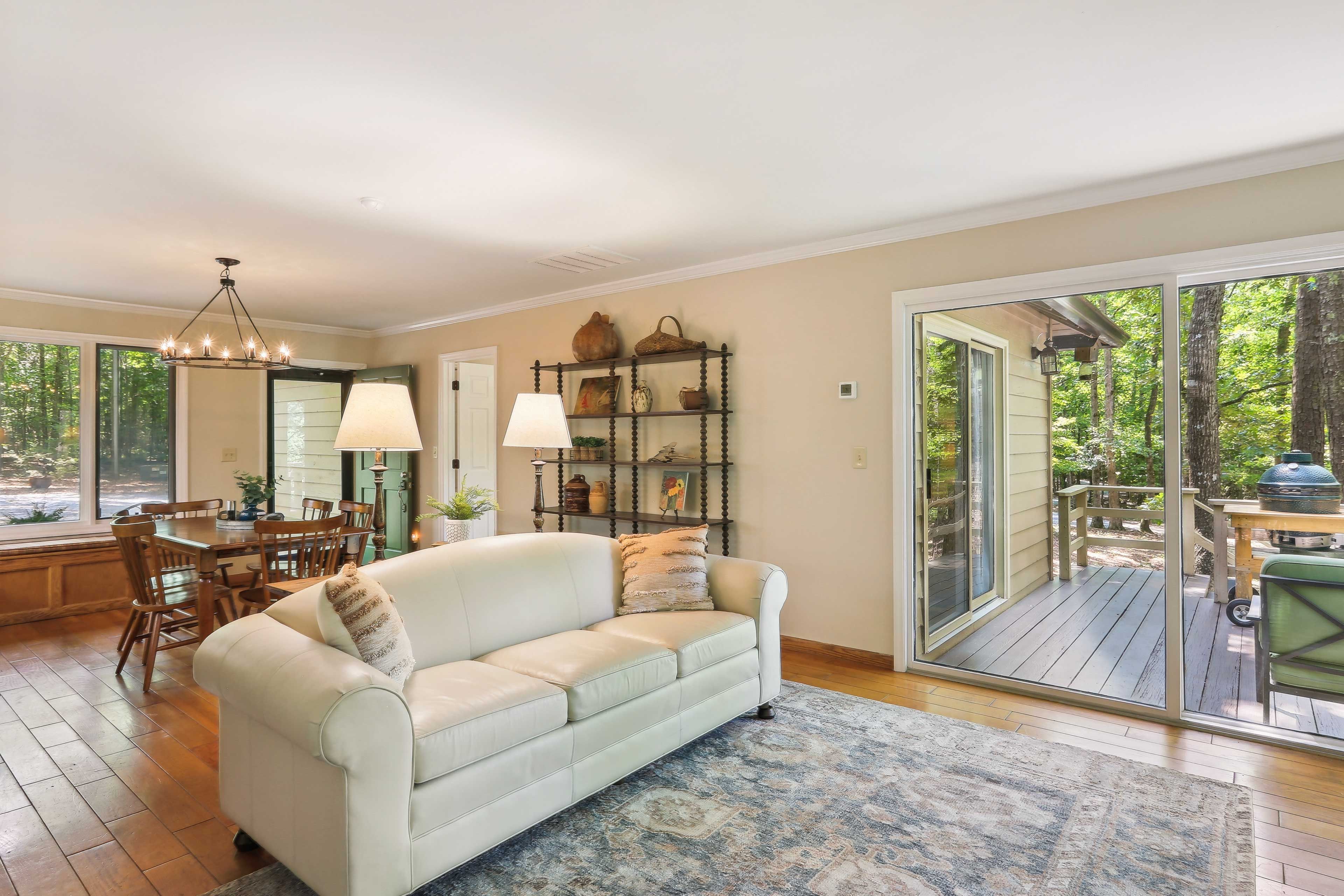 Living Room | Central Air Conditioning & Heating | Smart TV