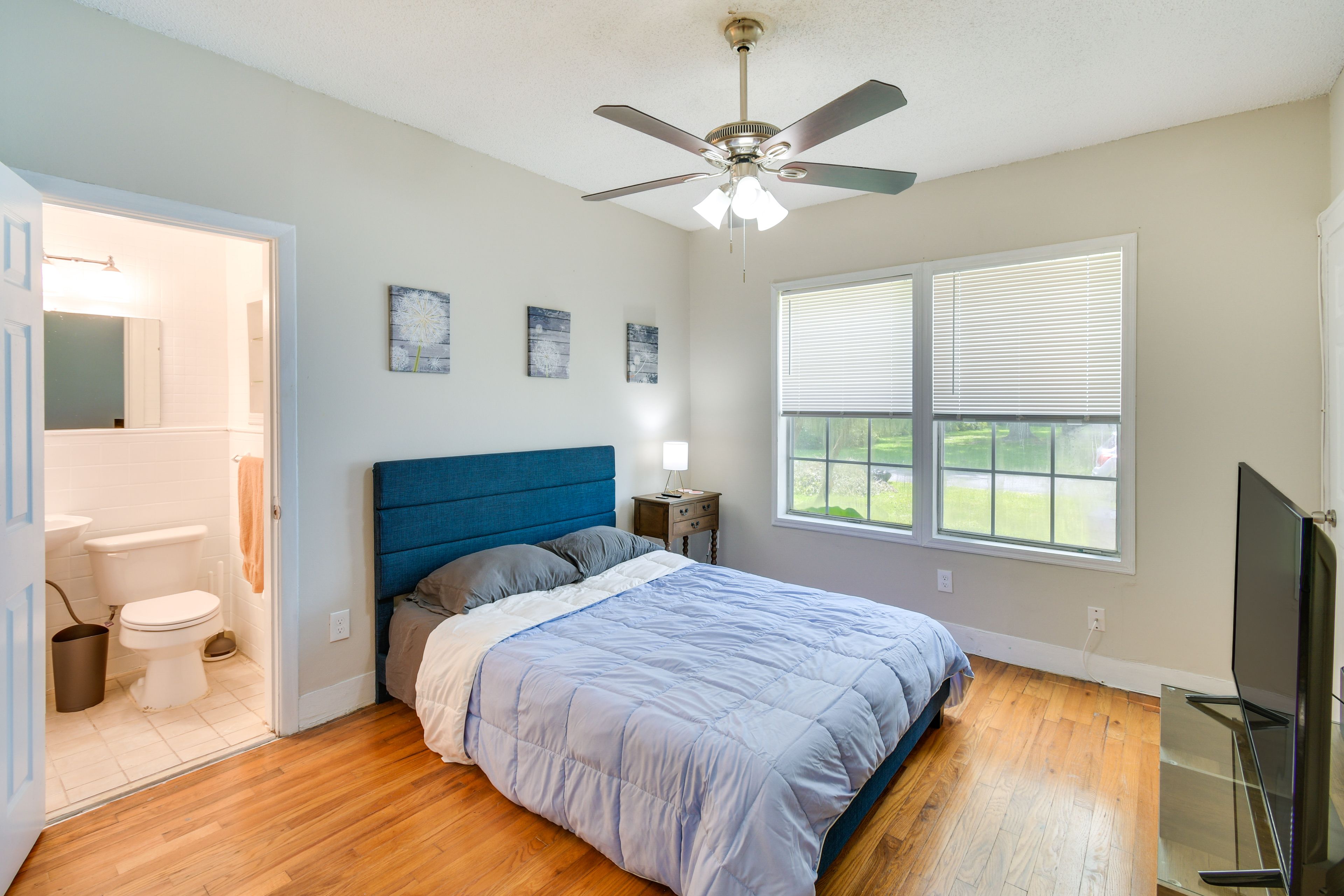 Bedroom 2 | Queen Bed | En-Suite Bathroom