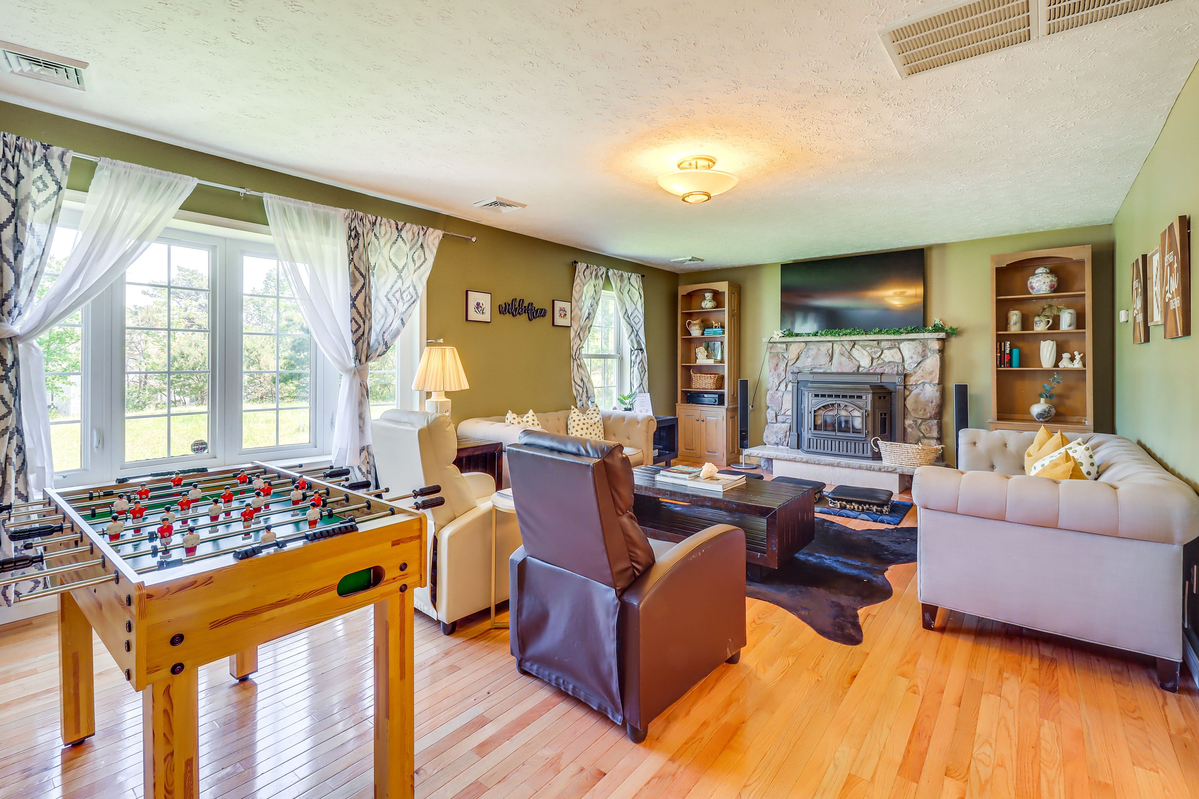 Long Pond Vacation Rental | 3BR | 2.5BA | 2,300 Sq Ft | Stairs Required