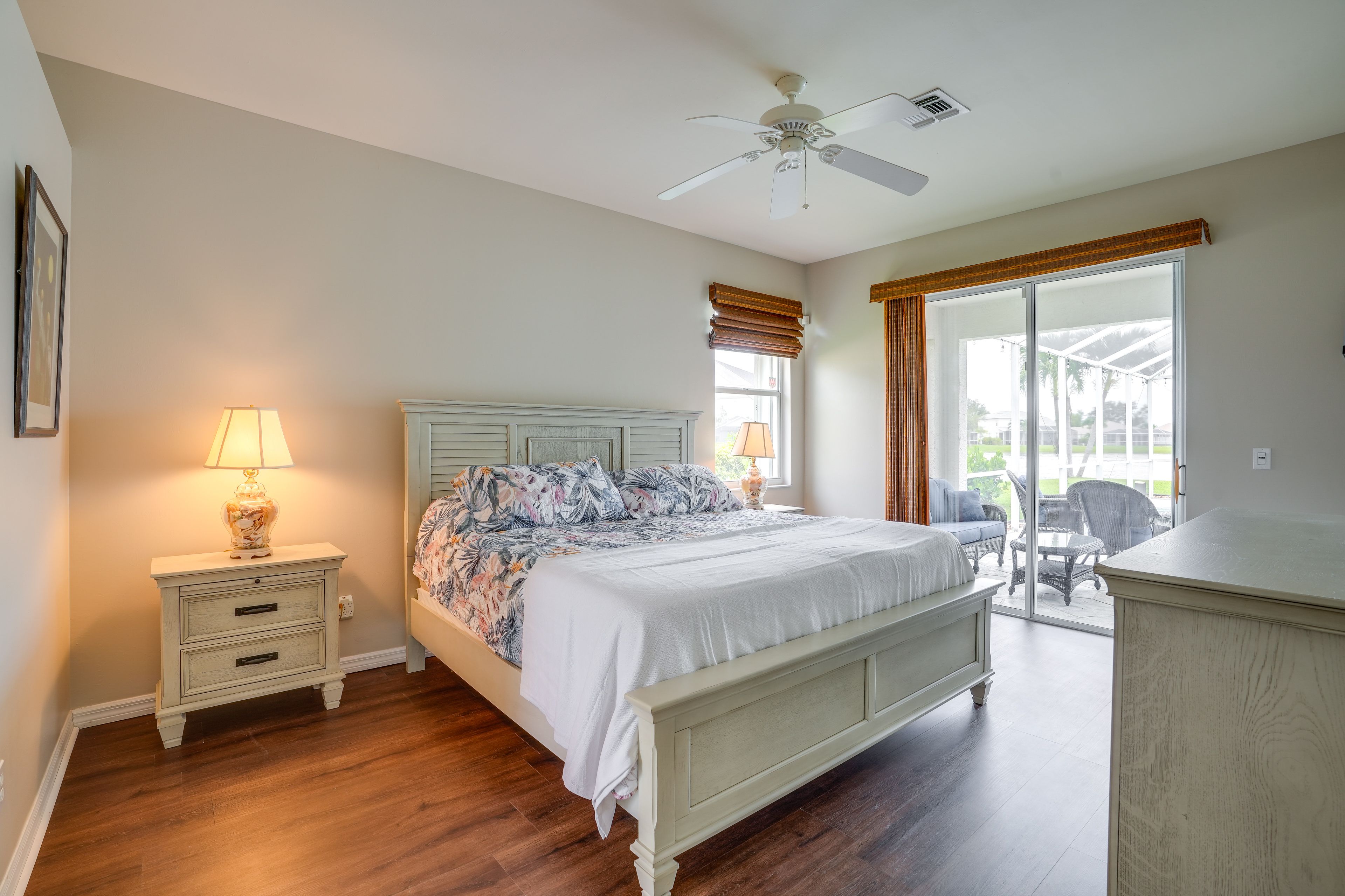 Bedroom Suite | King Bed | Smart TV | En-Suite Bathroom