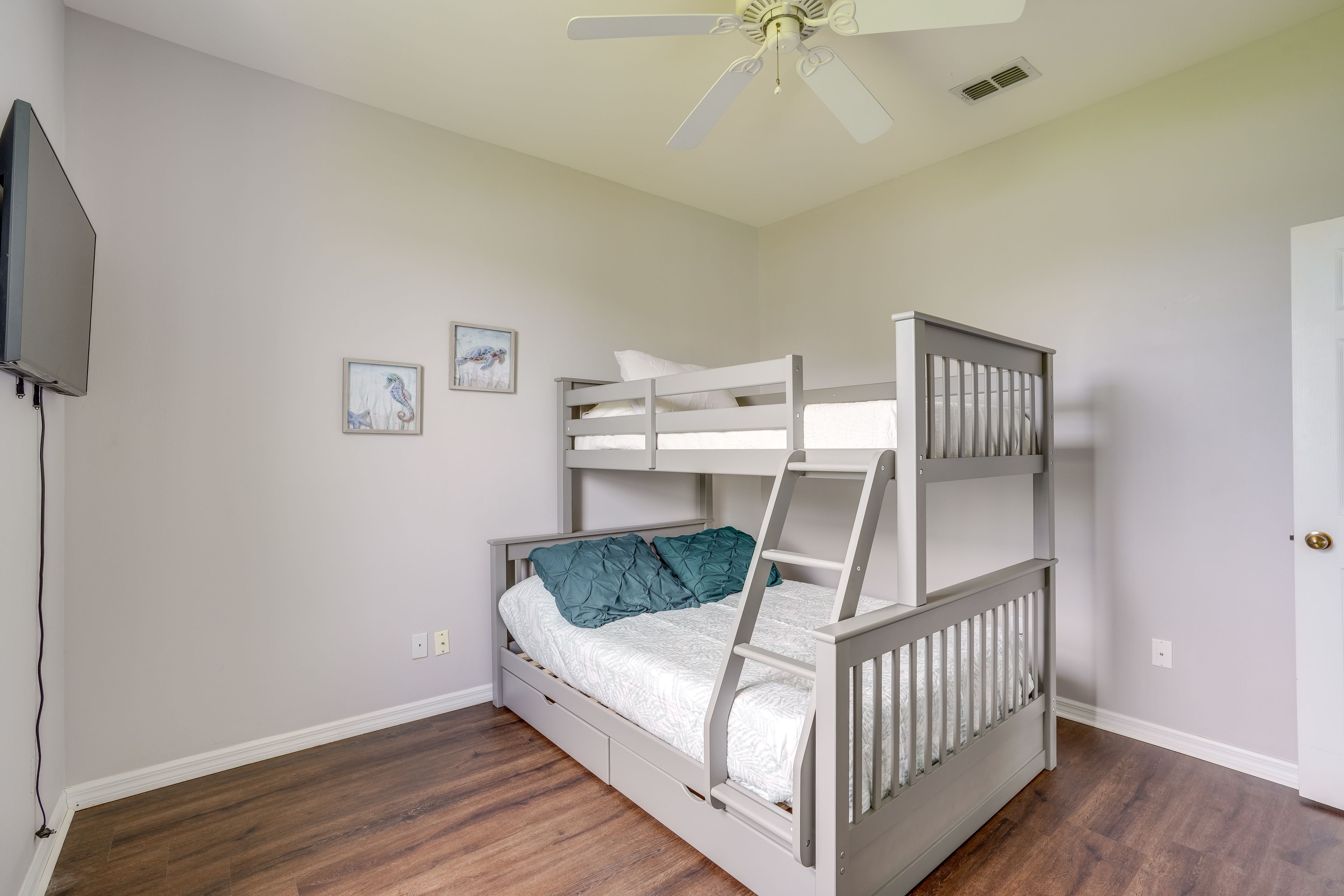Bedroom 4 | Twin/Full Bunk Bed | Smart TV