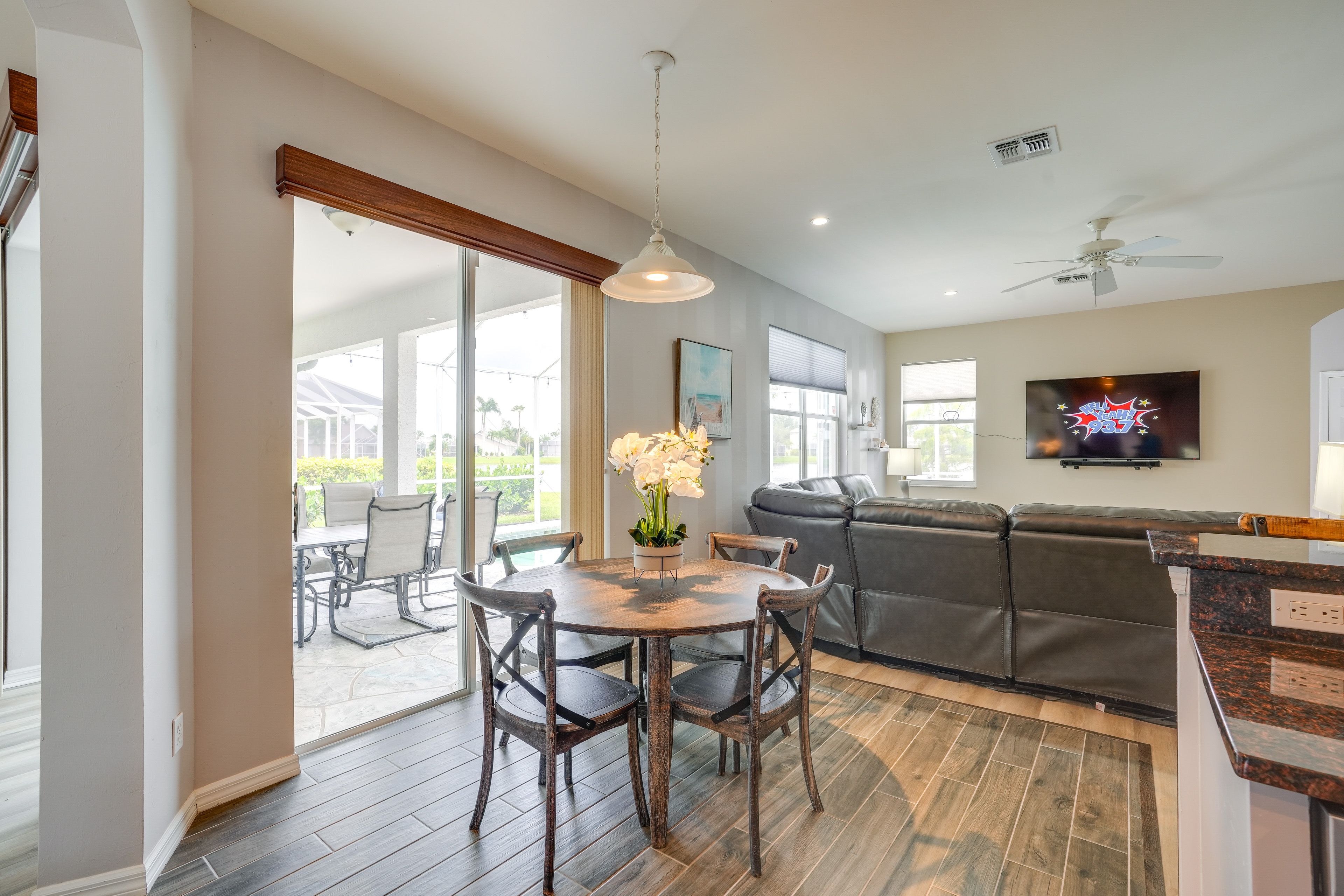 Additional Dining Area