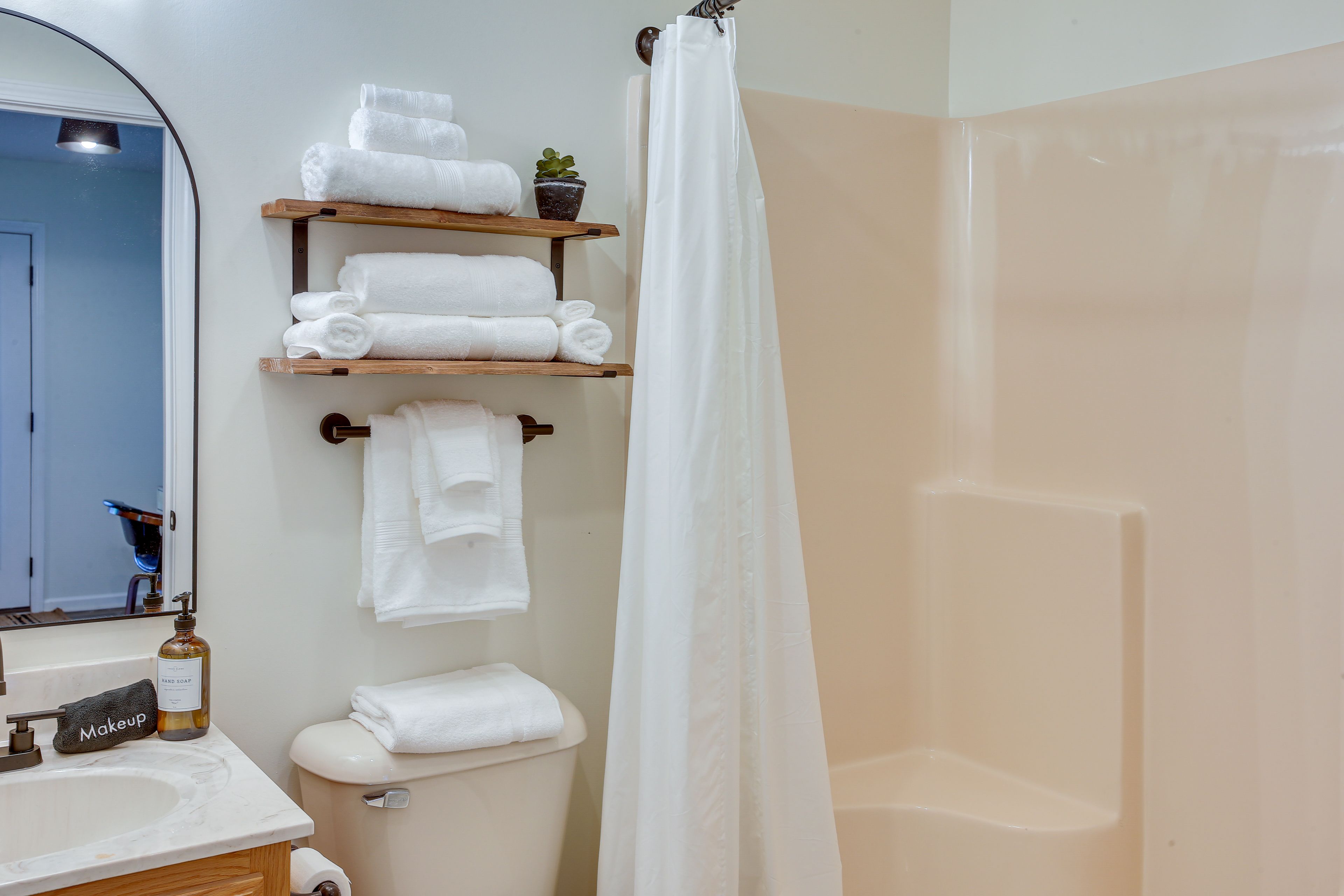 En-Suite Bathroom | 1st Floor