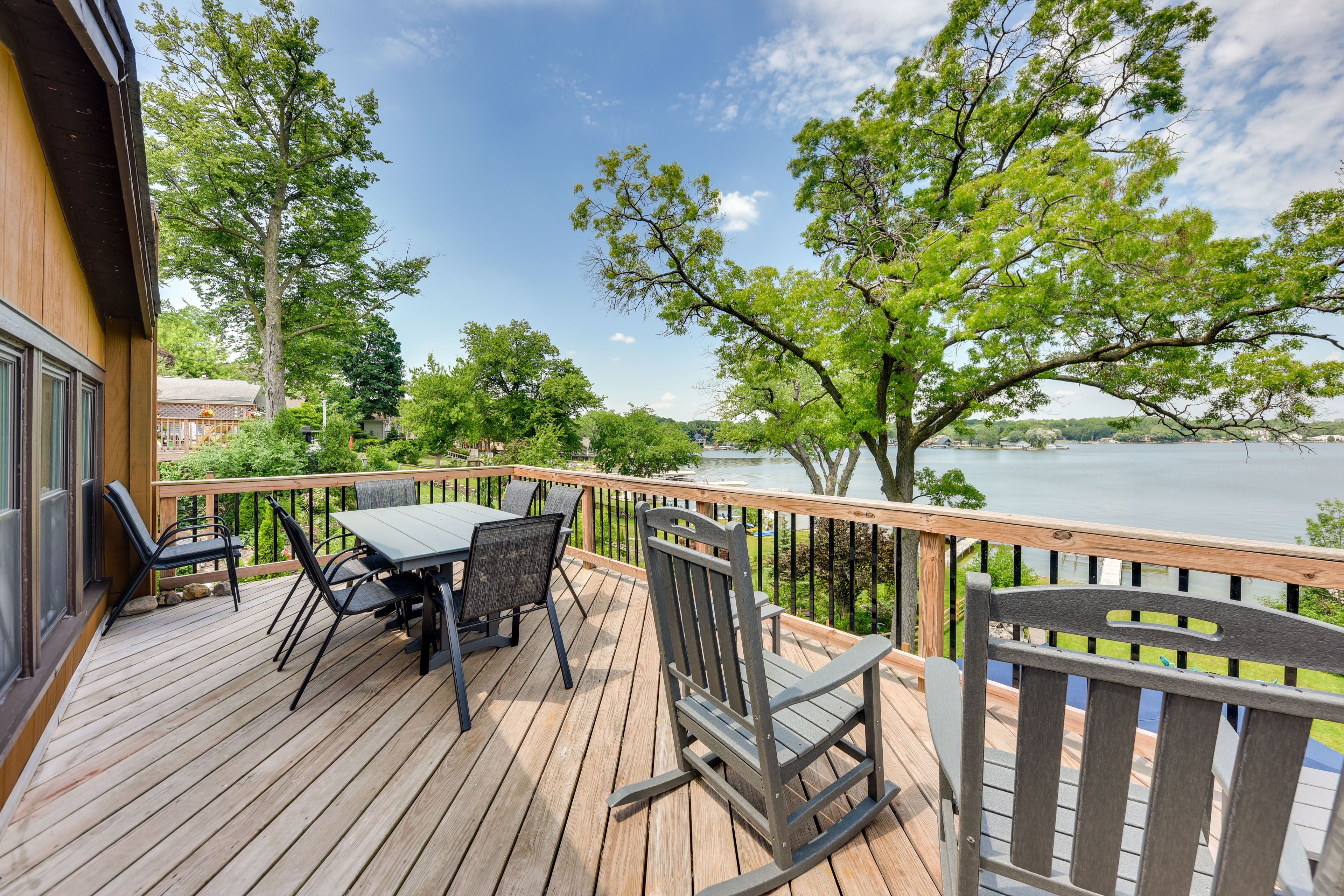 Fox Lake Vacation Rental | 2BR | 1 Full BA | 2 Half BA | 5 Steps Required