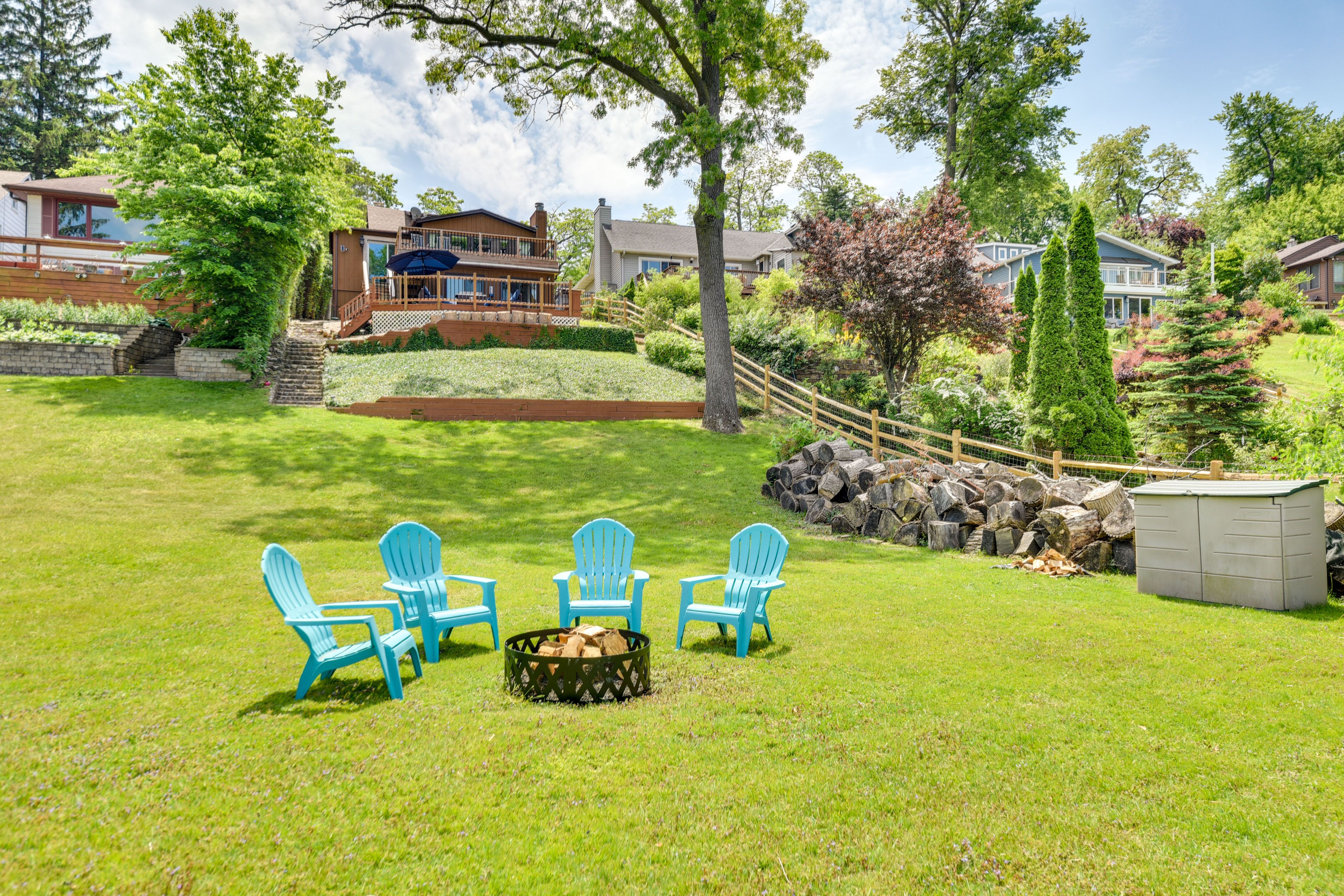 Fire Pit (Wood Provided) | Pet Friendly w/ Fee | On-Site Dock