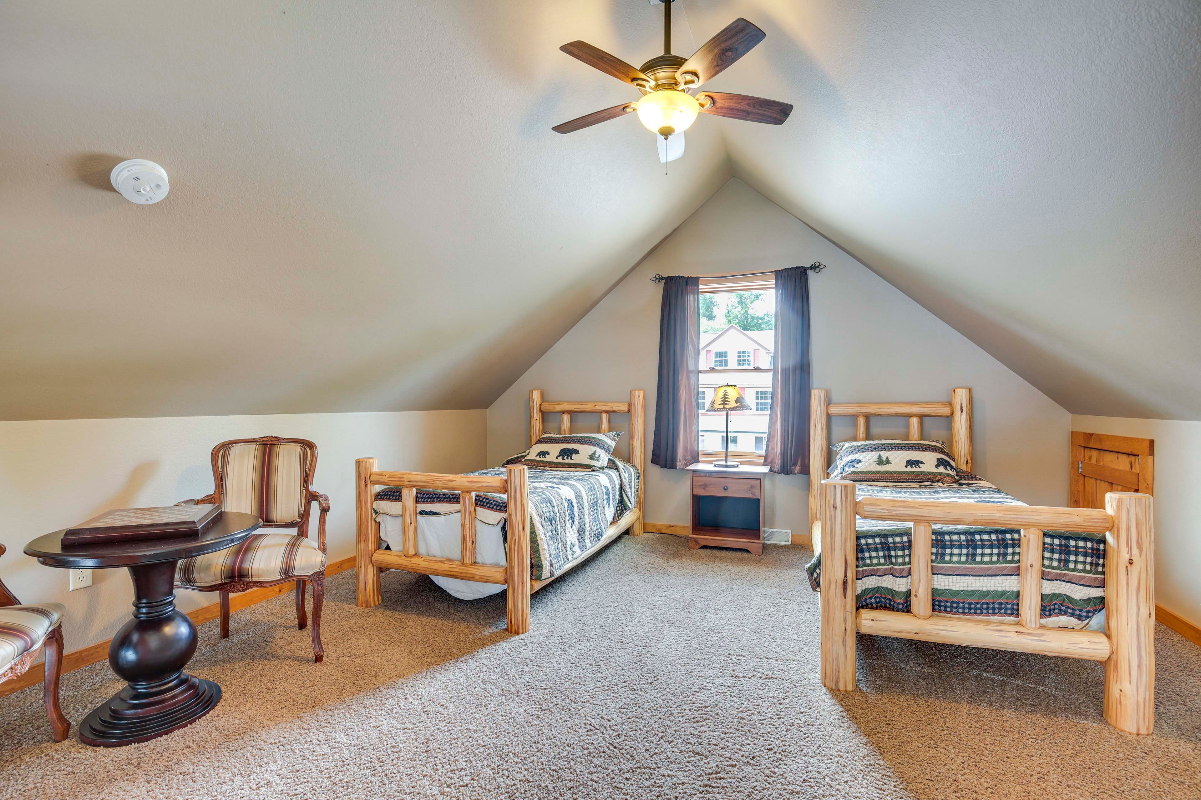 Loft | 3 Twin Beds | 2nd Floor