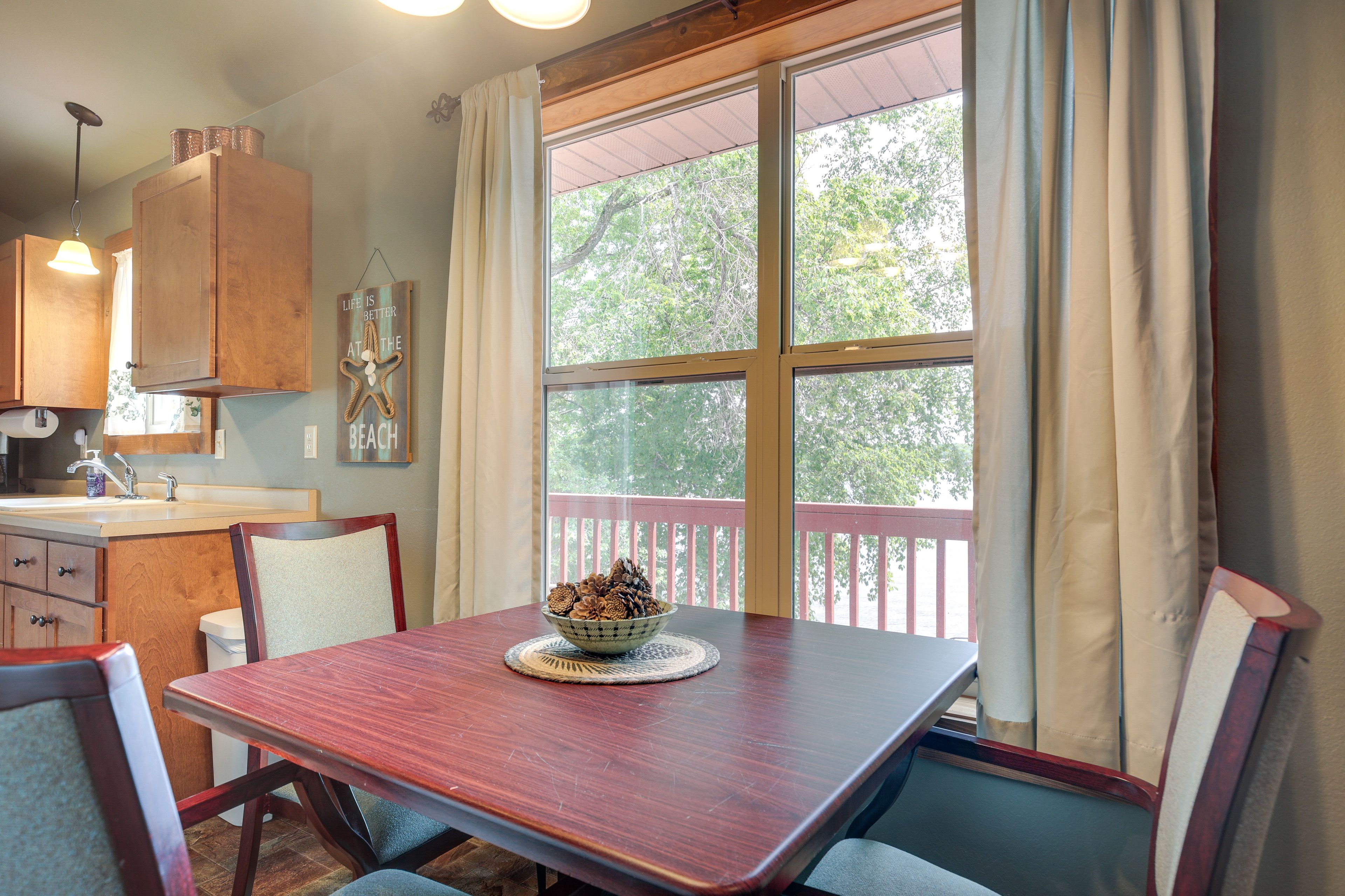 Dining Area | Dishware/Flatware | Trash Bags/Paper Towels