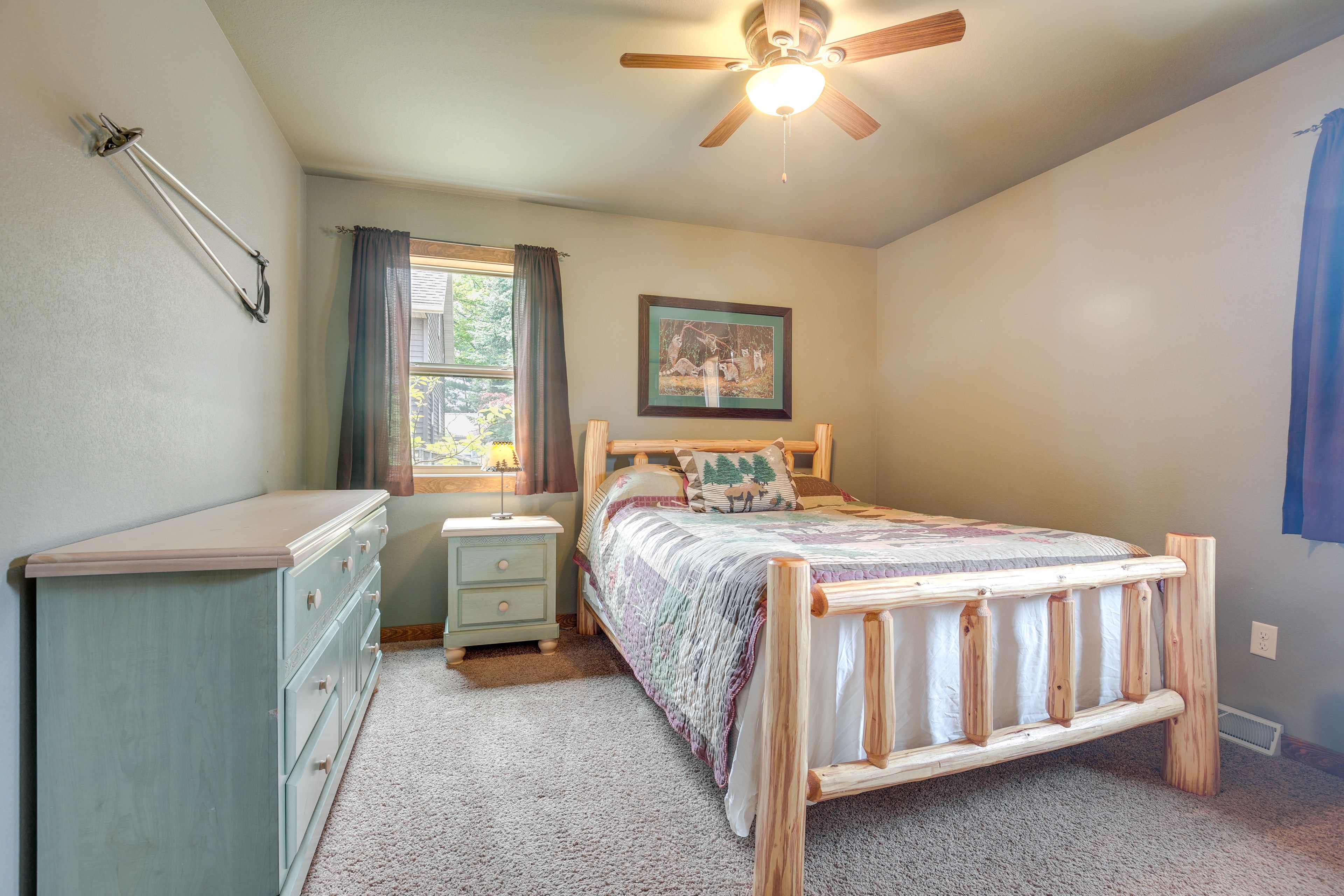 Bedroom 1 | Queen Bed | 1st Floor | Linens Provided