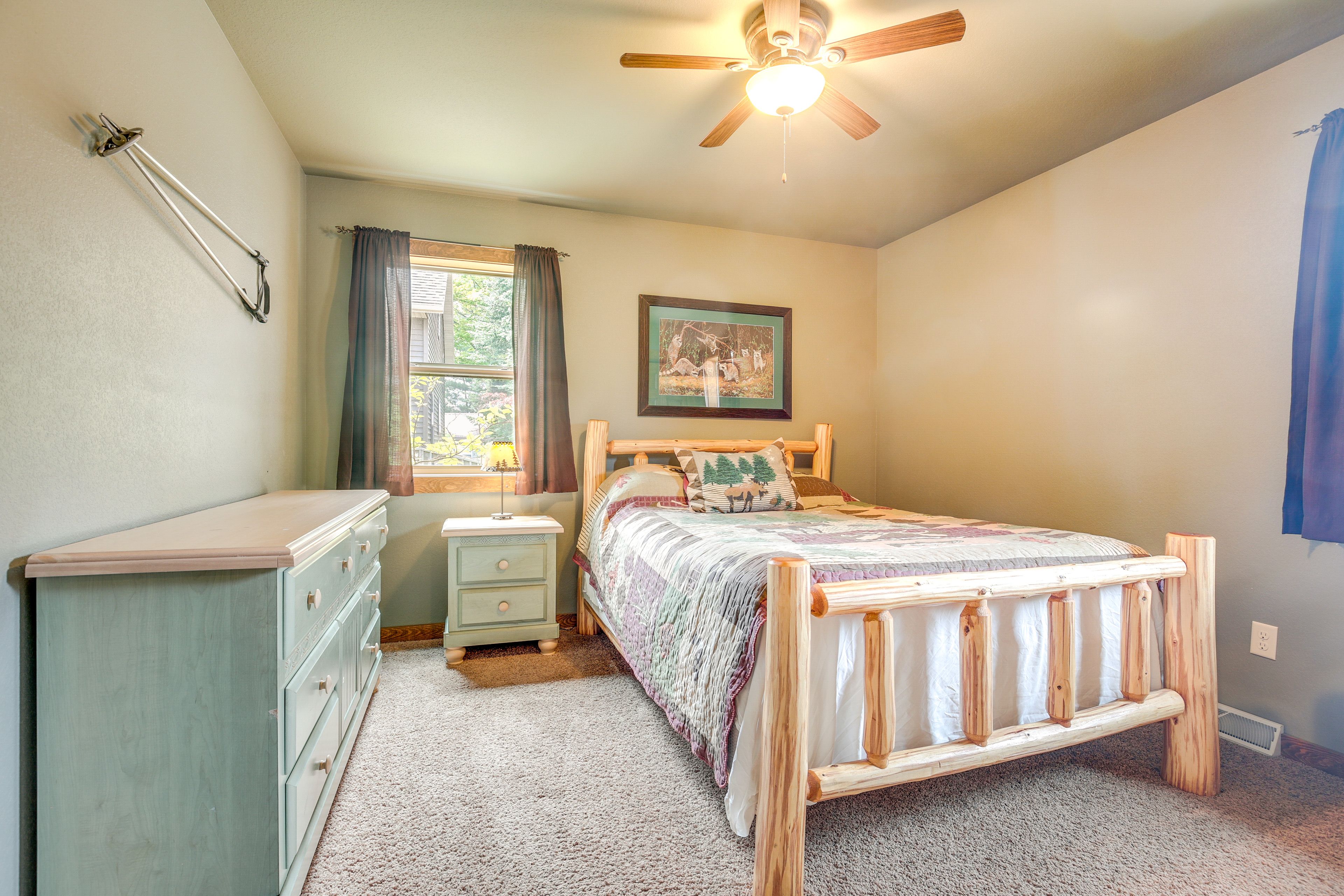 Bedroom 1 | Queen Bed | 1st Floor | Linens Provided
