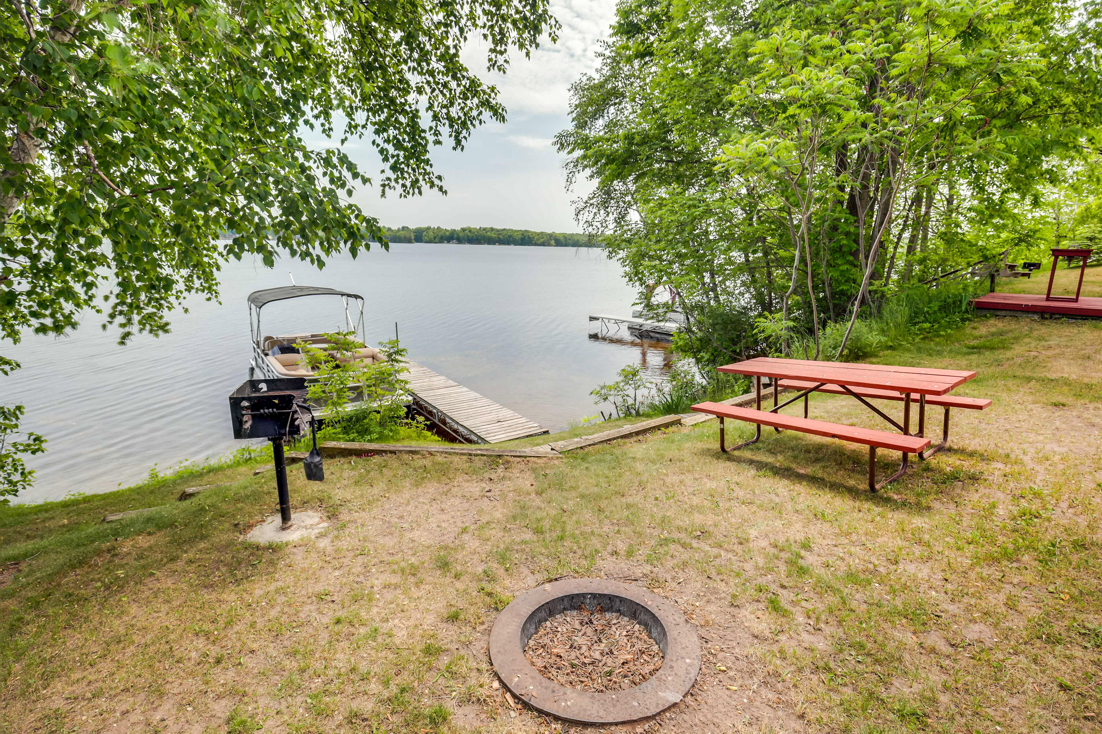 Townsend Vacation Rental | 3BR | 1BA | 1,500 Sq Ft | Half-Step Required