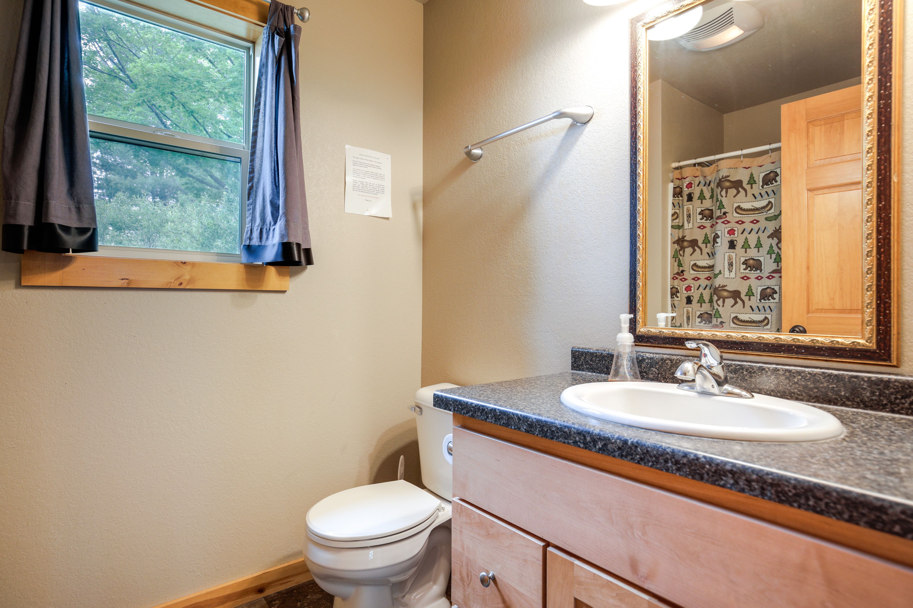 Full Bathroom | 1st Floor