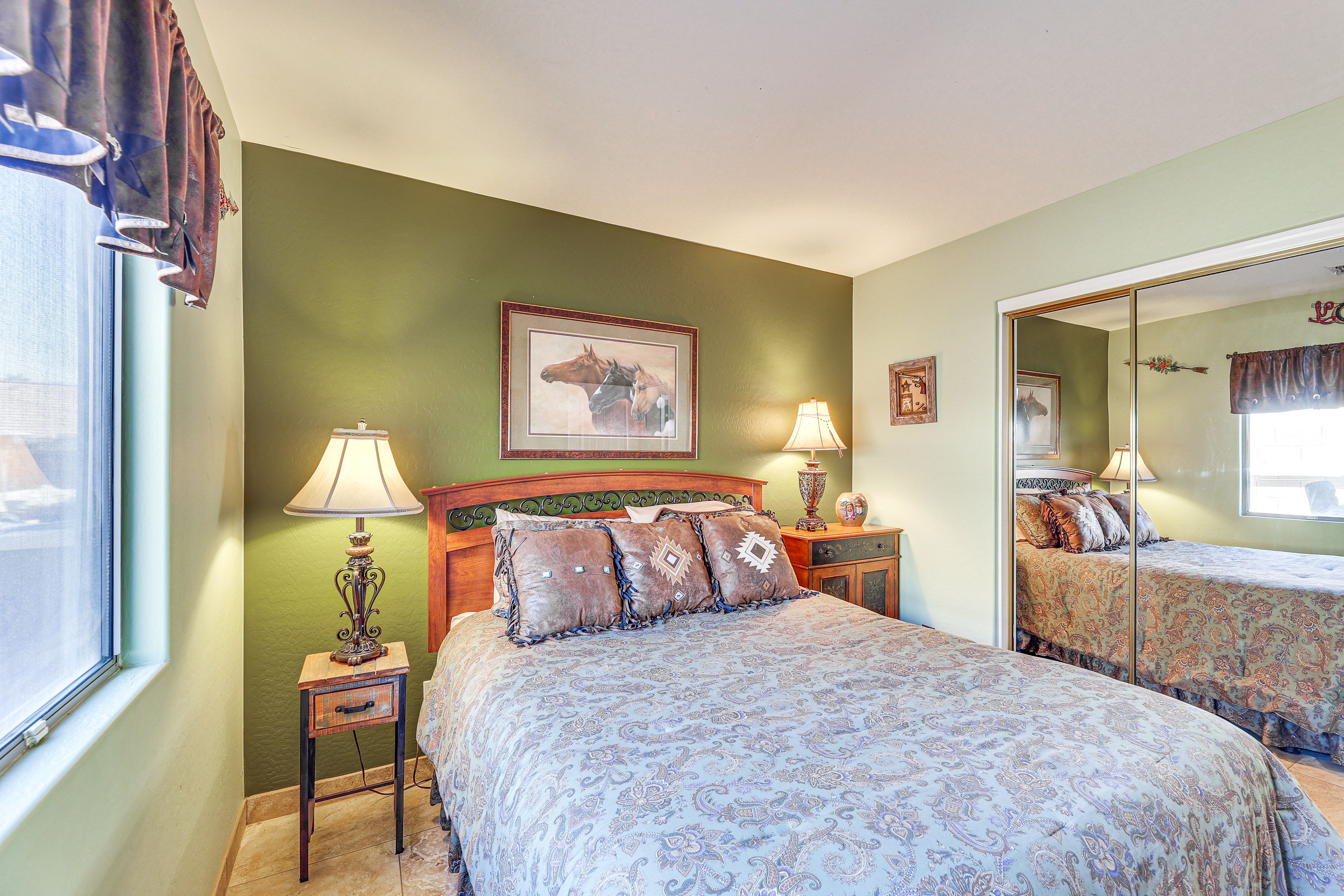 Bedroom 3 | Queen Bed