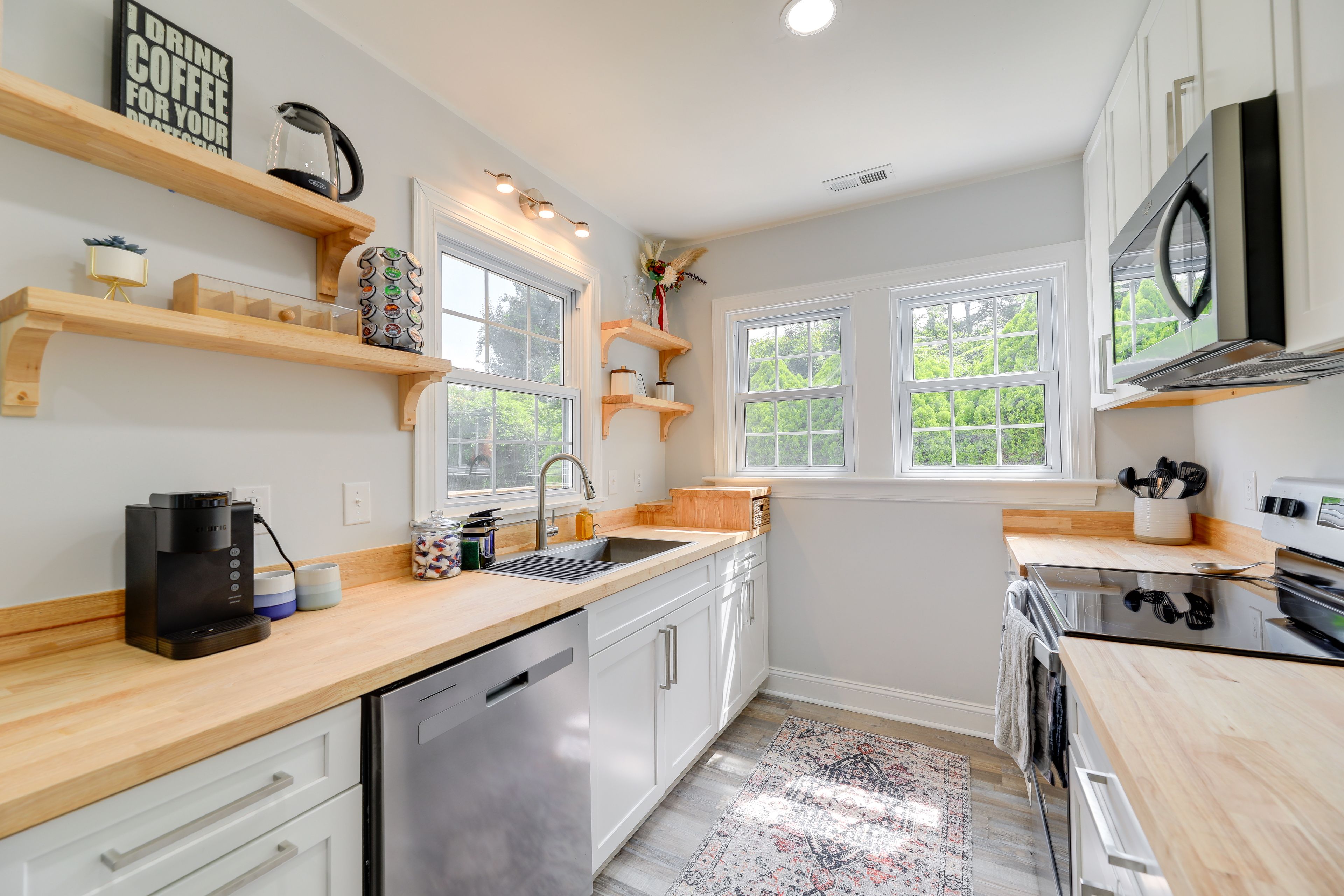 Kitchen | Cooking Basics | Dishware & Flatware | Trash Bags | Paper Towels