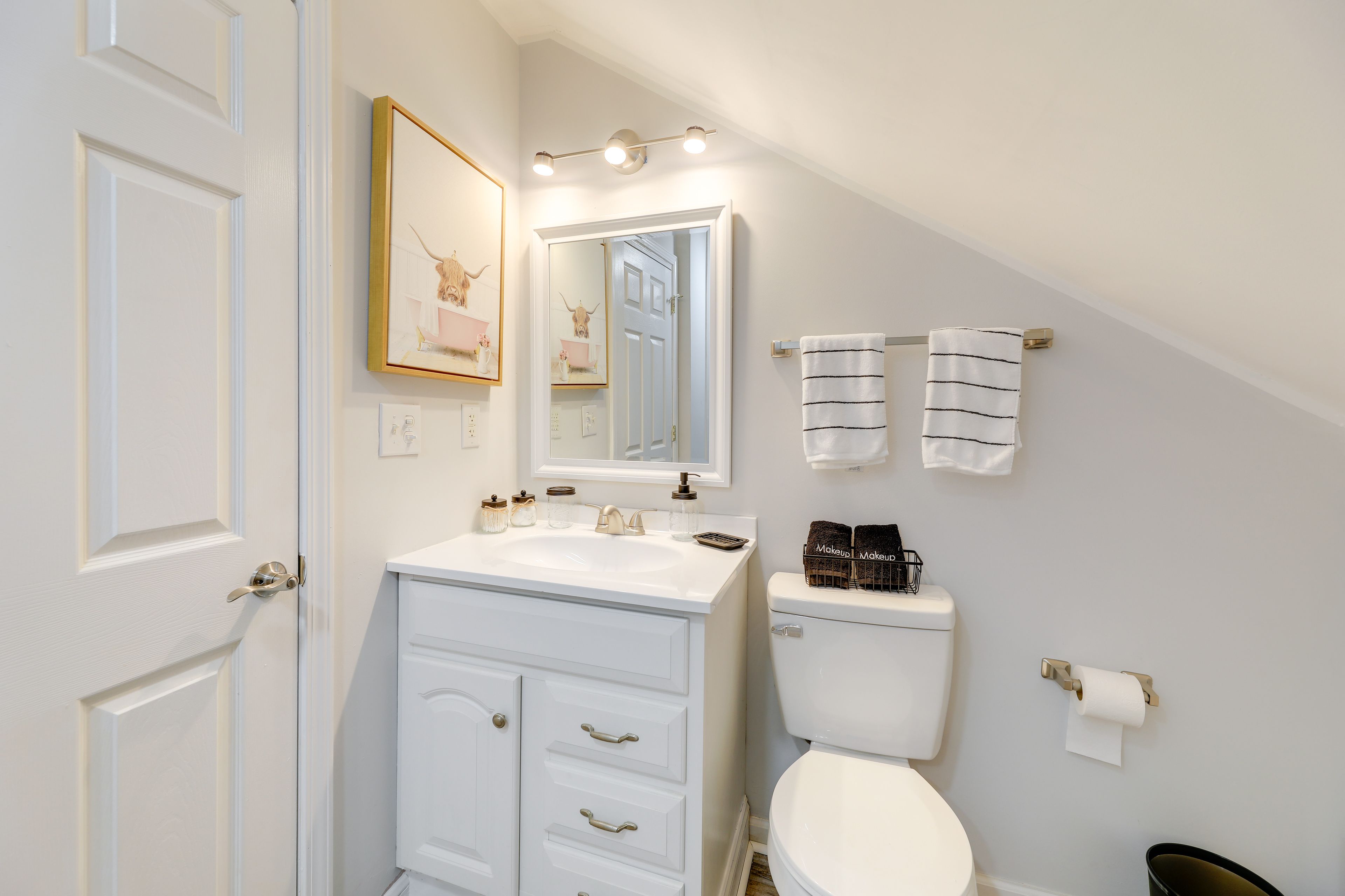 Full Bathroom | Loft