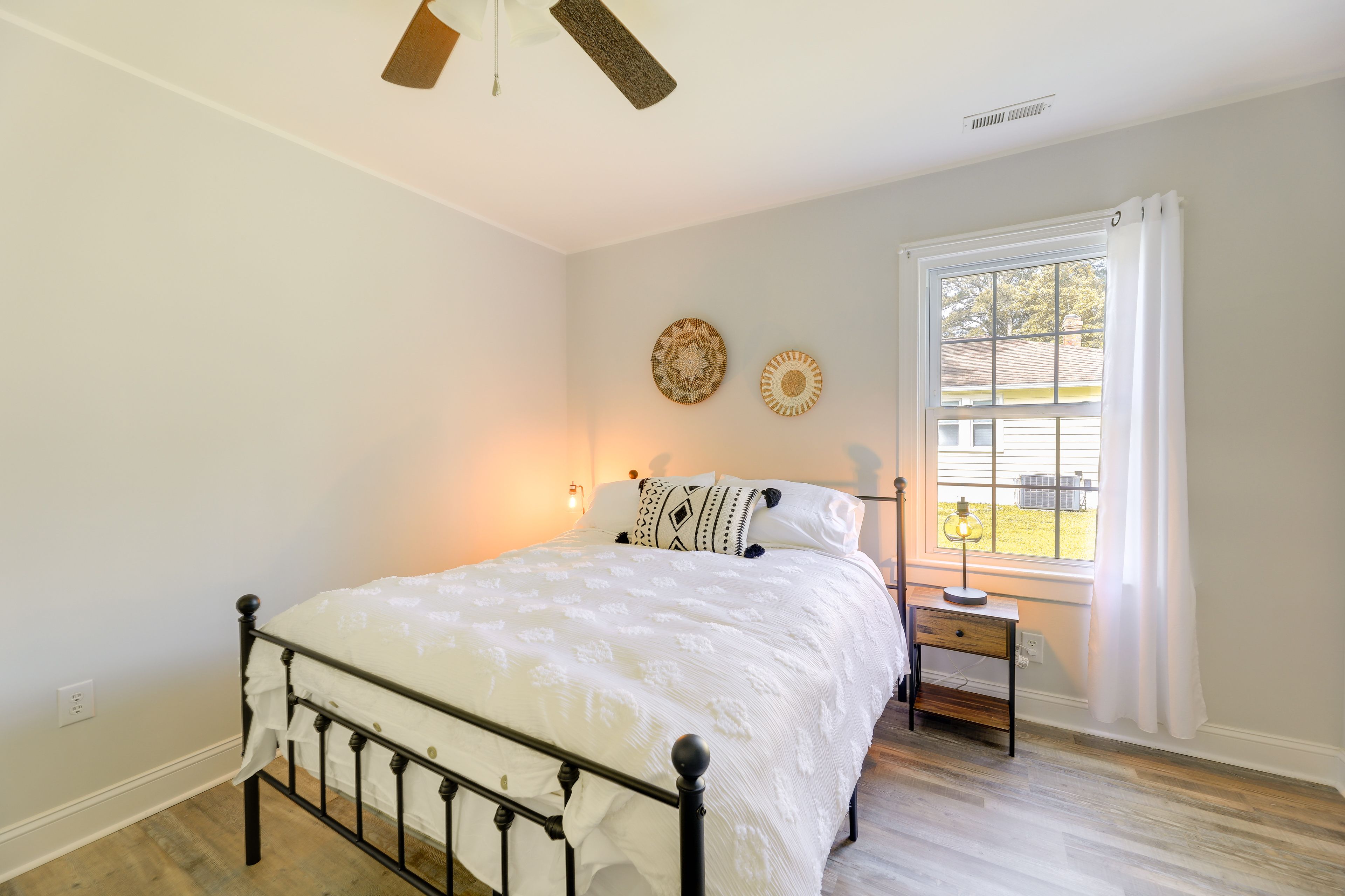 Bedroom Suite | 1st Floor | Queen Bed | Linens Provided