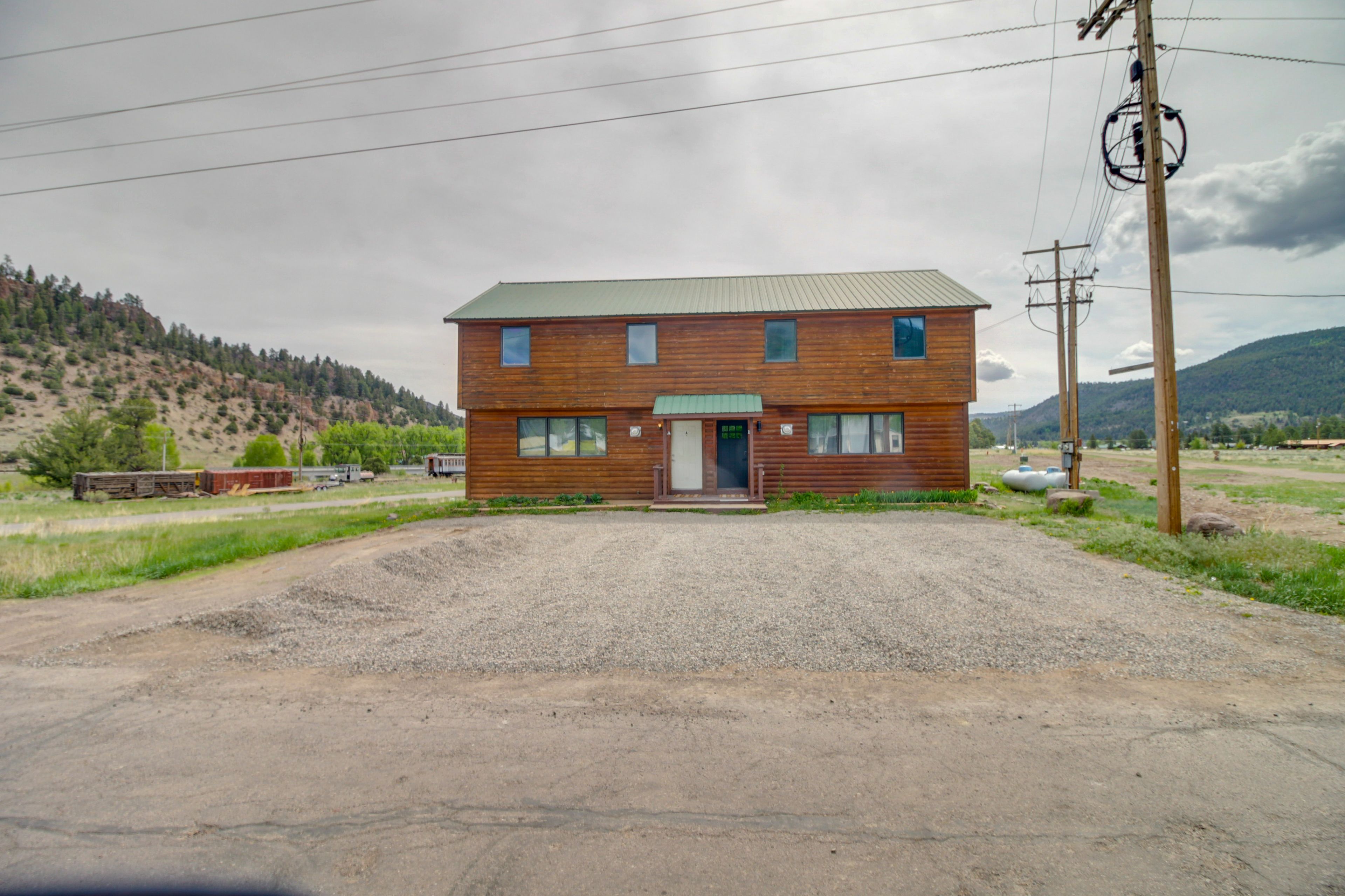 Parking | Gravel Driveway (2 Vehicles) | RV/Trailer Parking