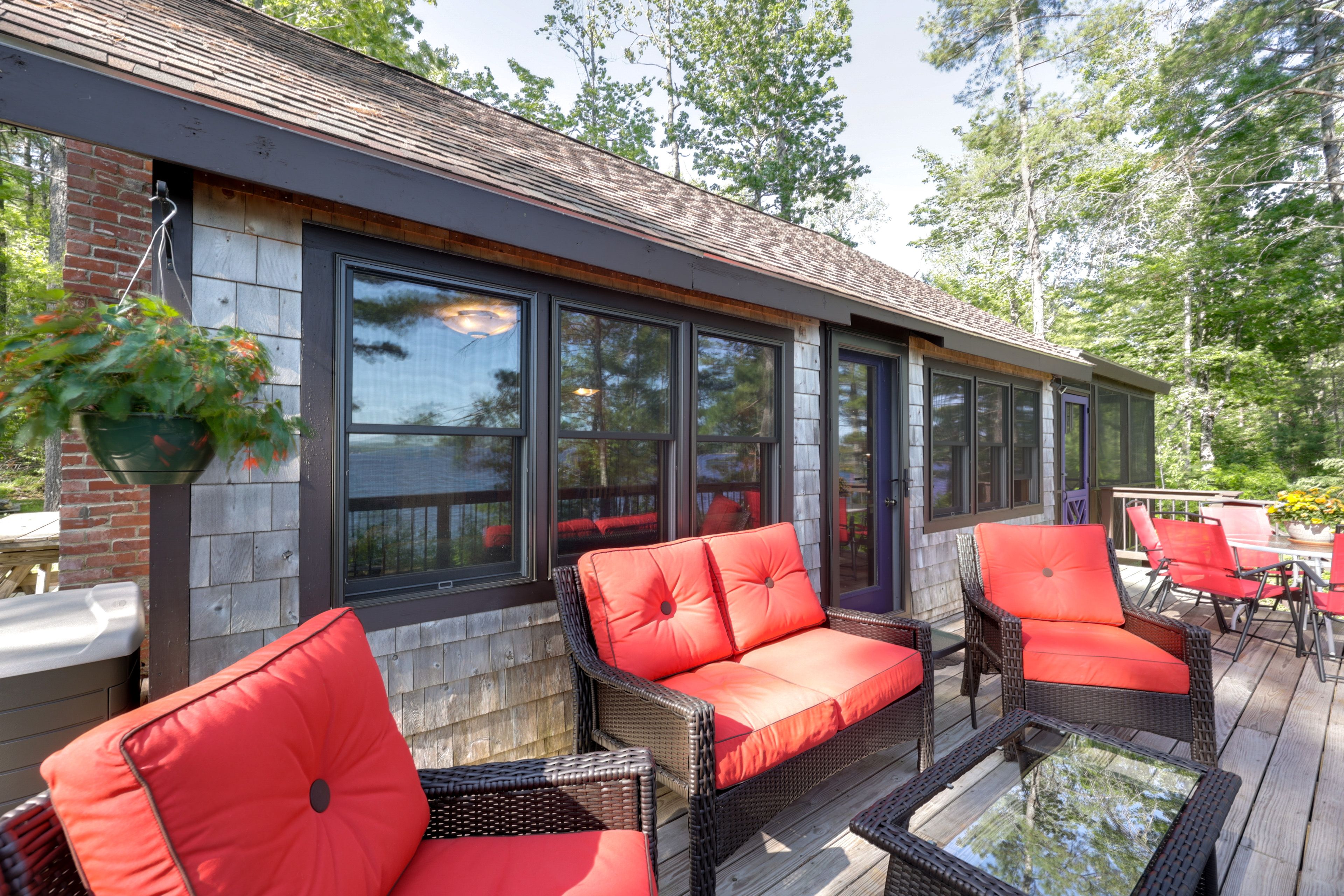Outdoor Space | Fire Pit | Gas Grill | Picnic Tables