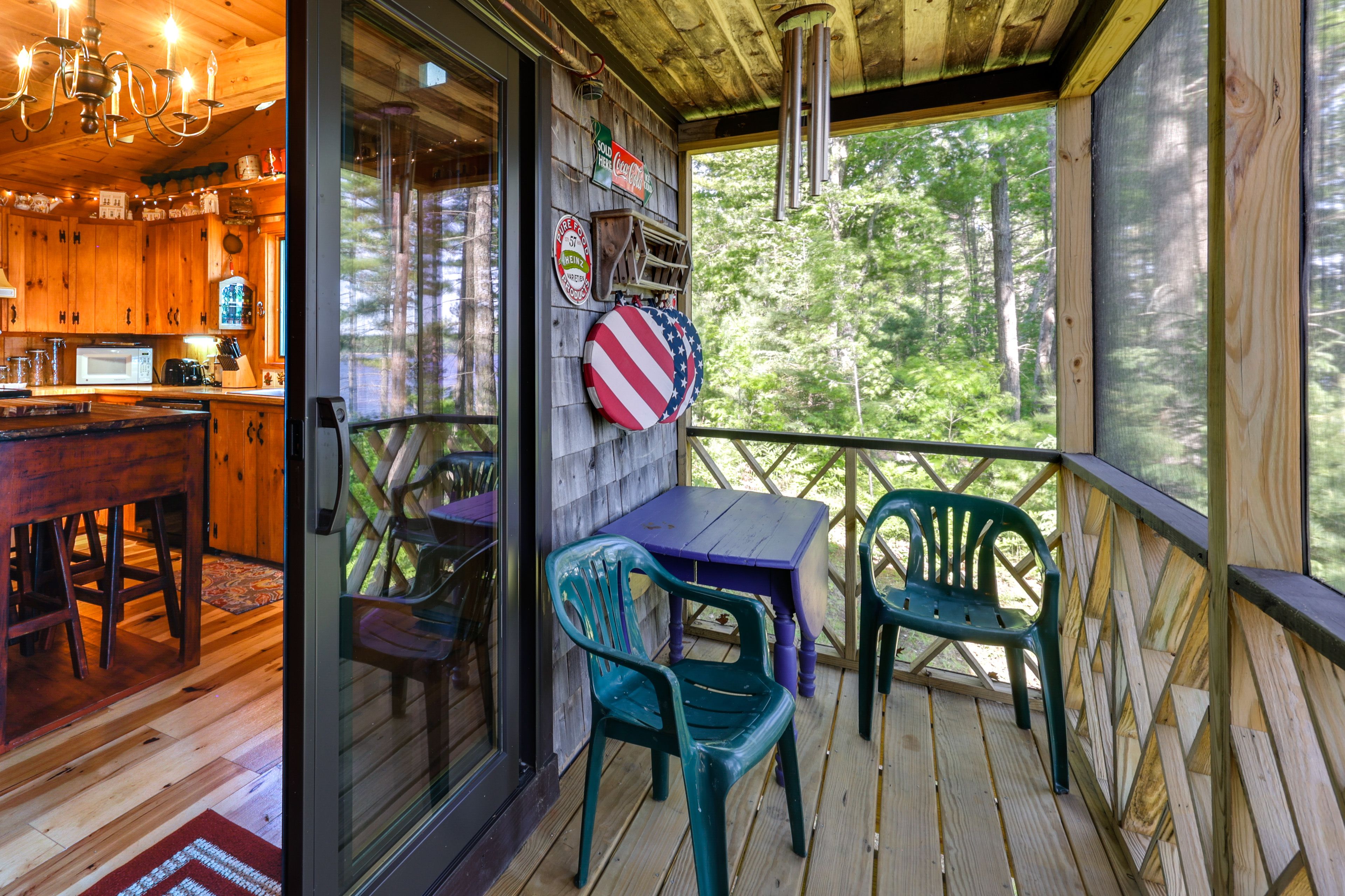 Screened-In Porch