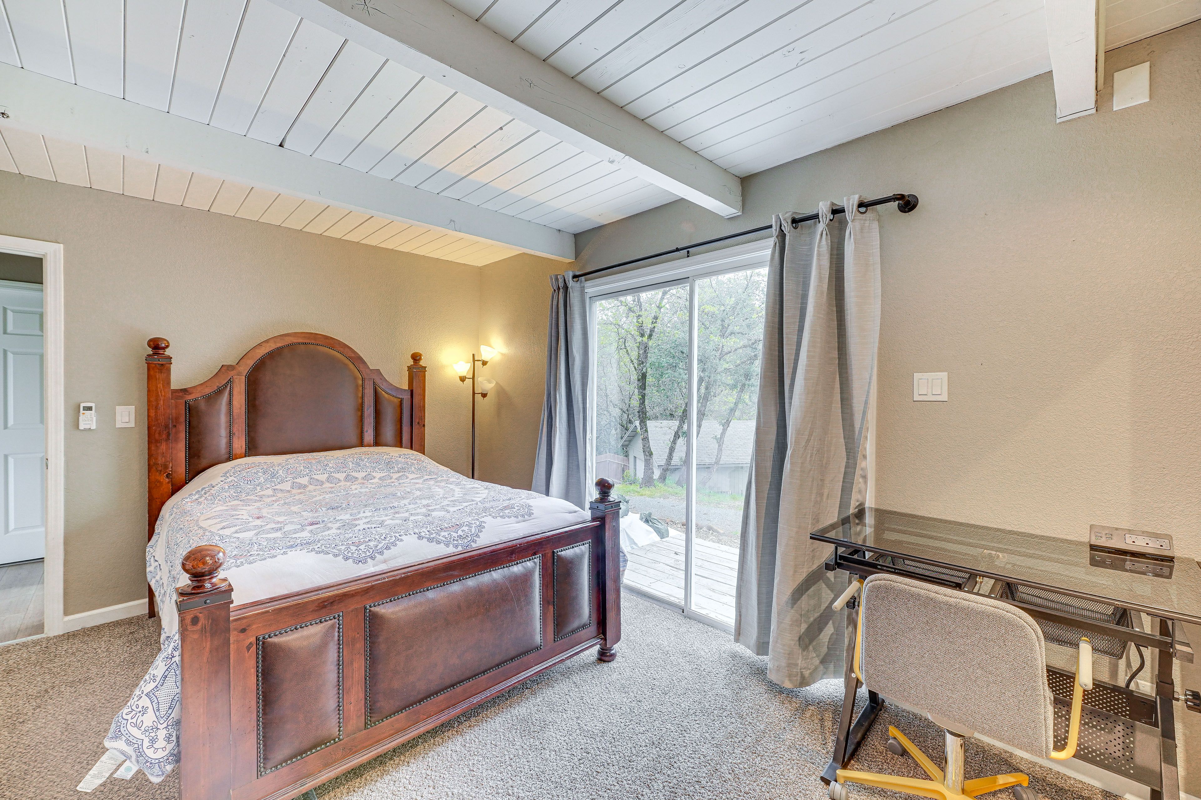 Bedroom 1 | Queen Bed | Remote Workspace | Free WiFi | 1st Floor