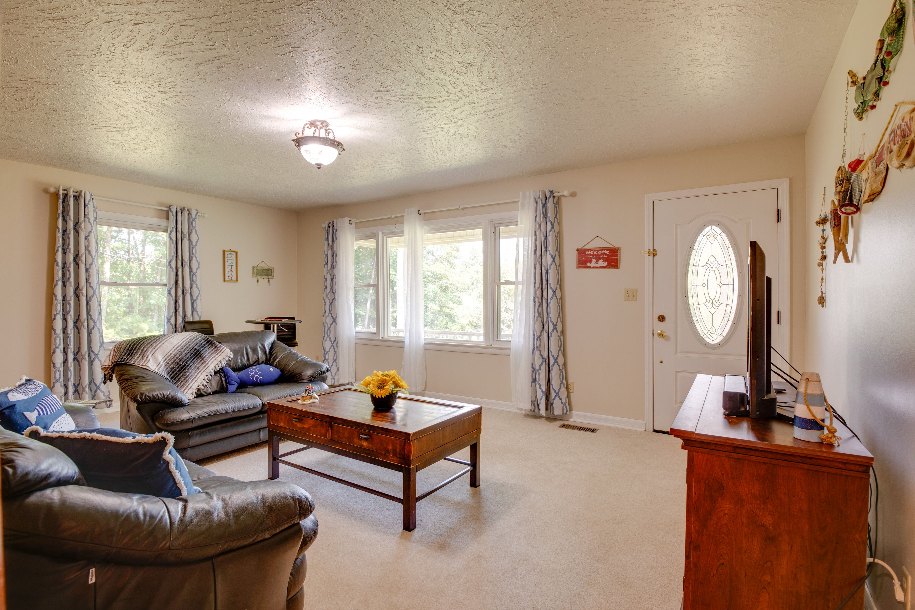 Scottsboro Vacation Rental | 3BR | 1BA | 1,572 Sq Ft | Stairs Required