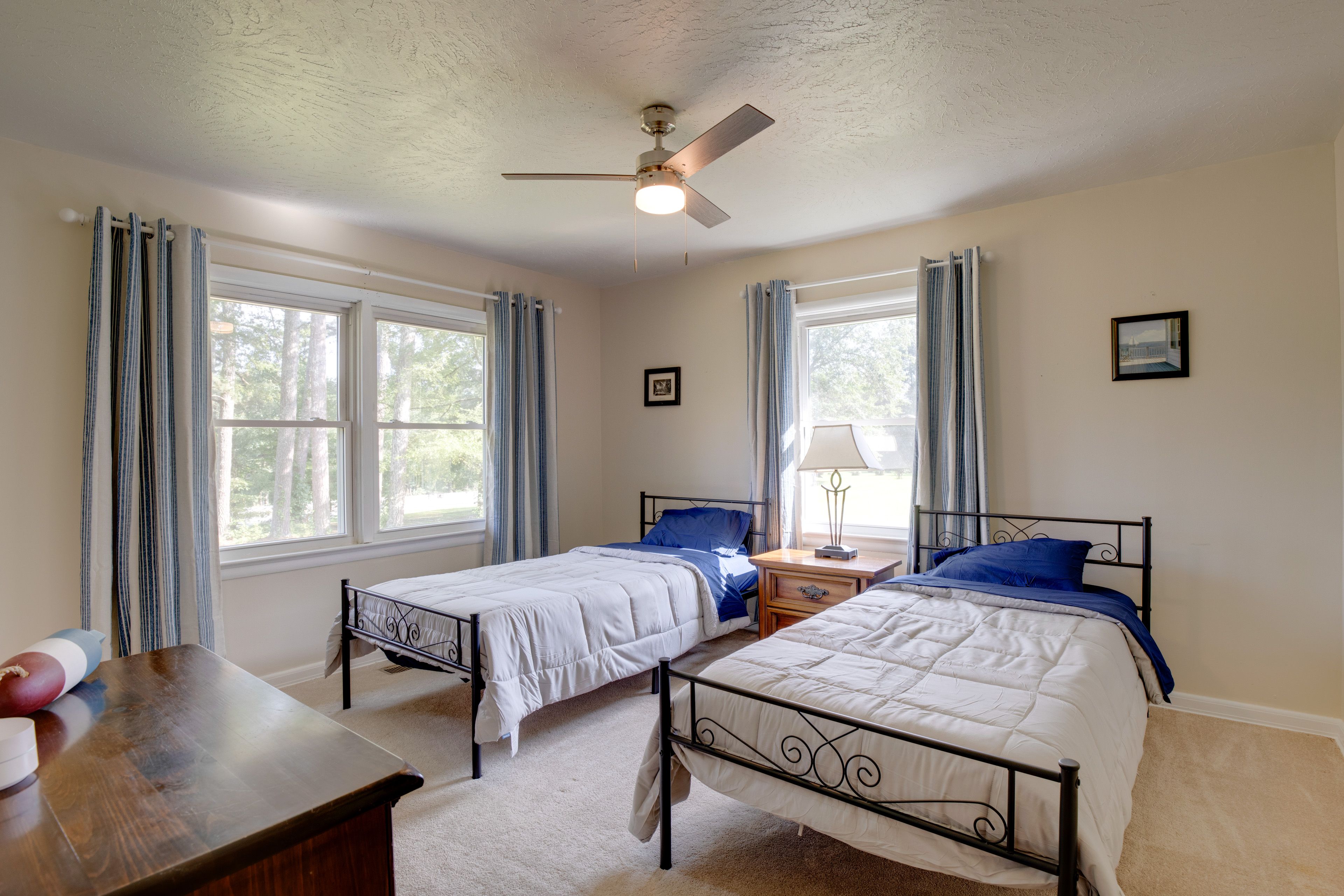 Bedroom 3 | 2 Twin XL Beds