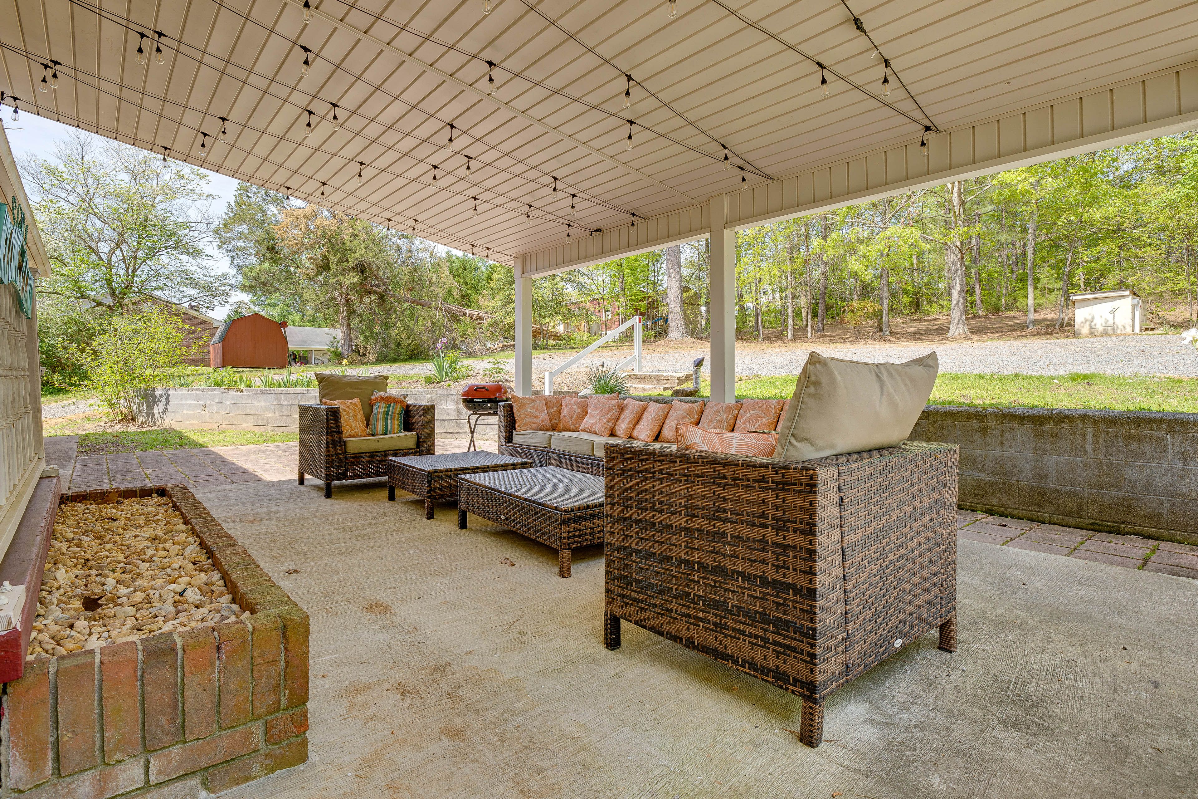 Furnished Patio