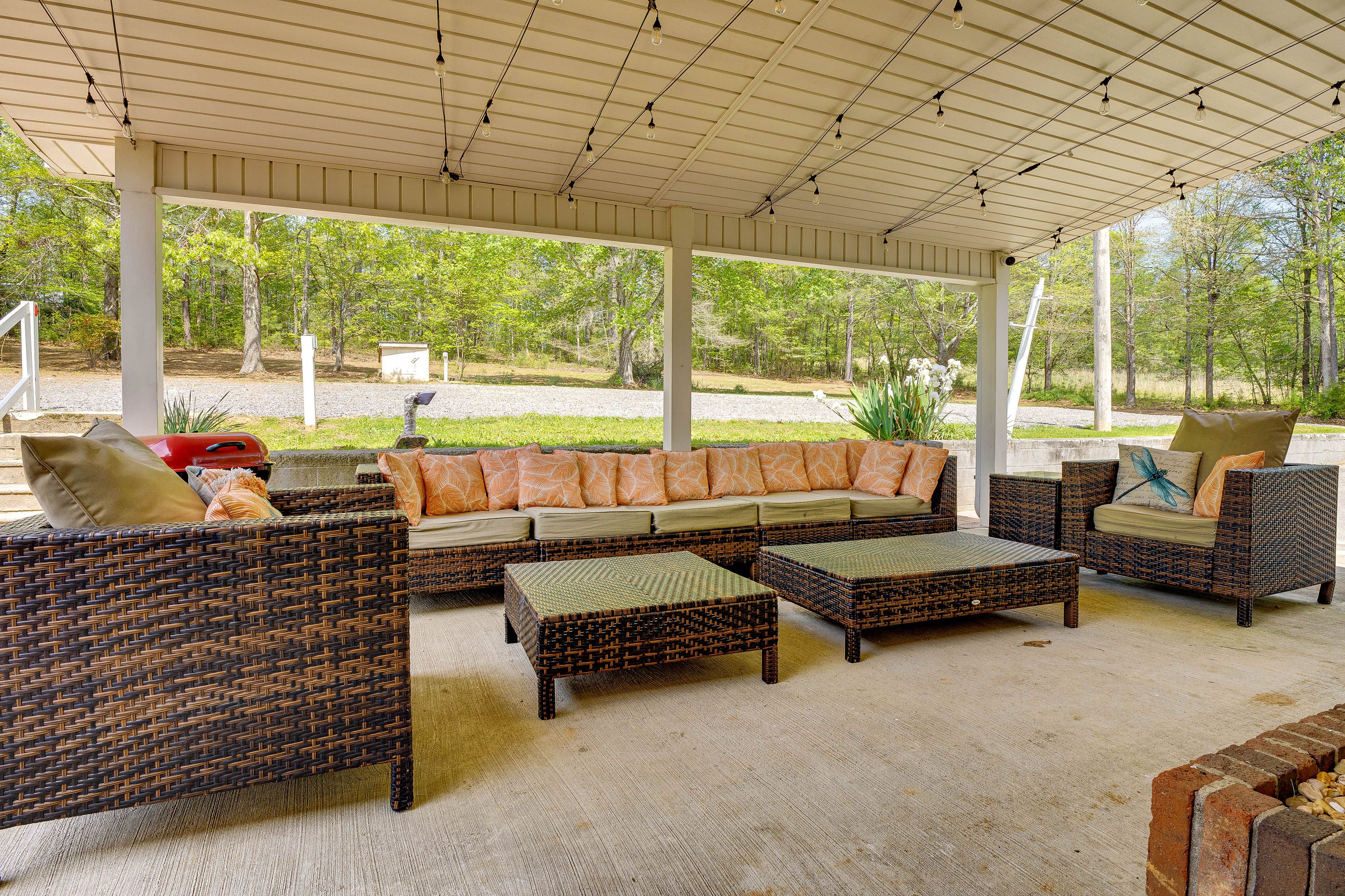 Furnished Patio