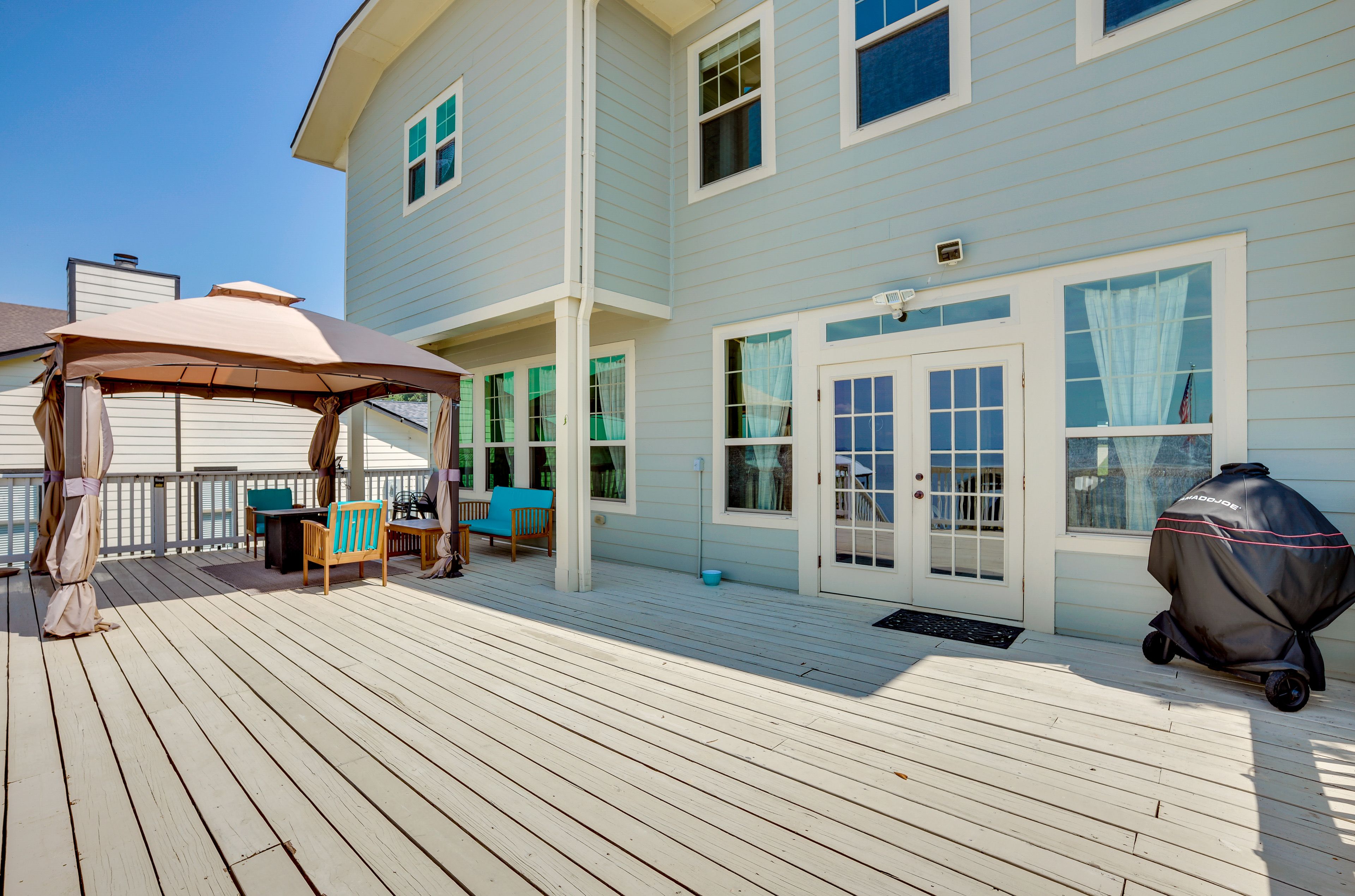 Furnished Deck | Charcoal Grill | Fire Pit