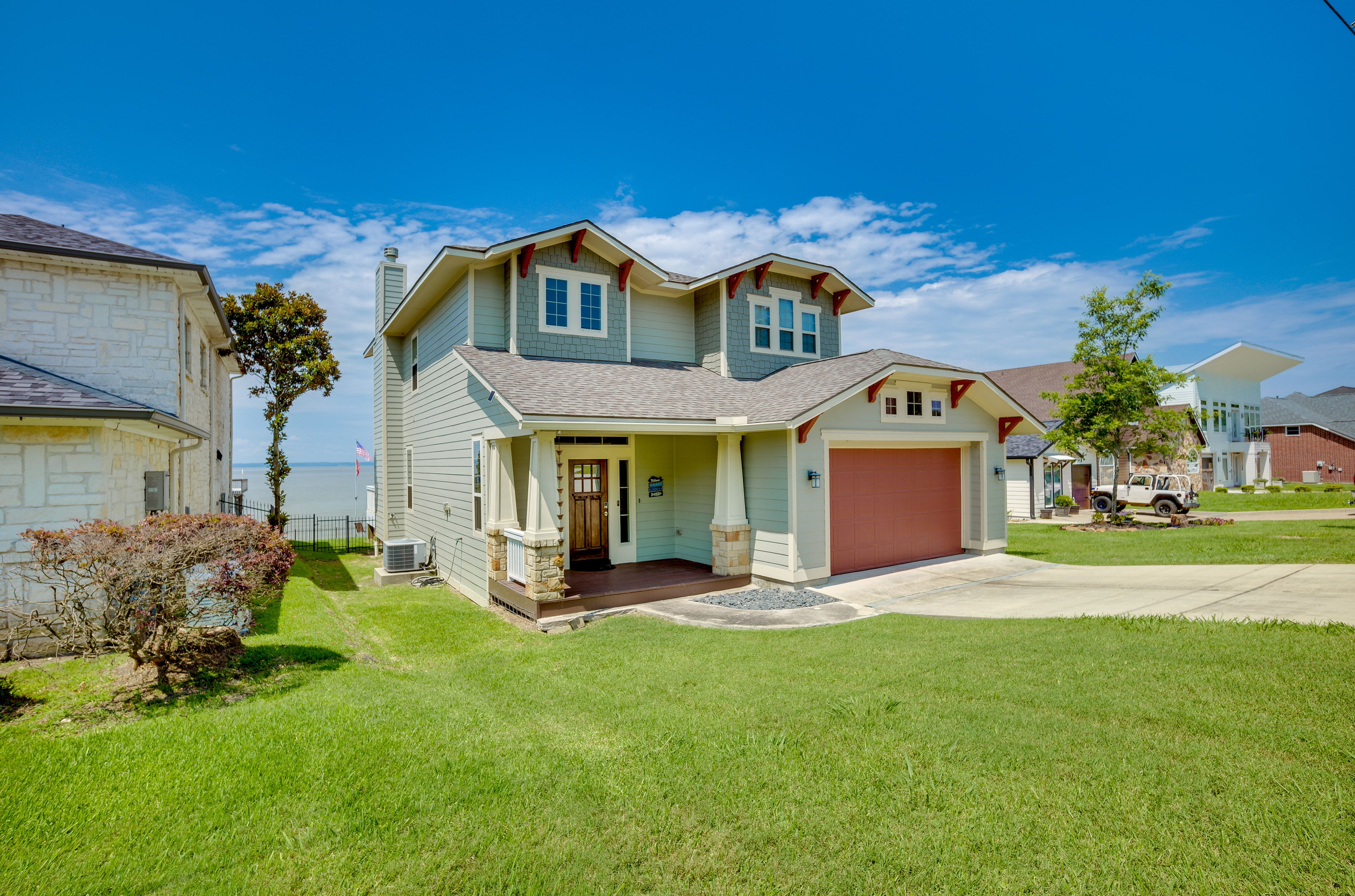 Home Exterior | 2 Exterior Security Cameras (Facing Out) | Keyless Entry