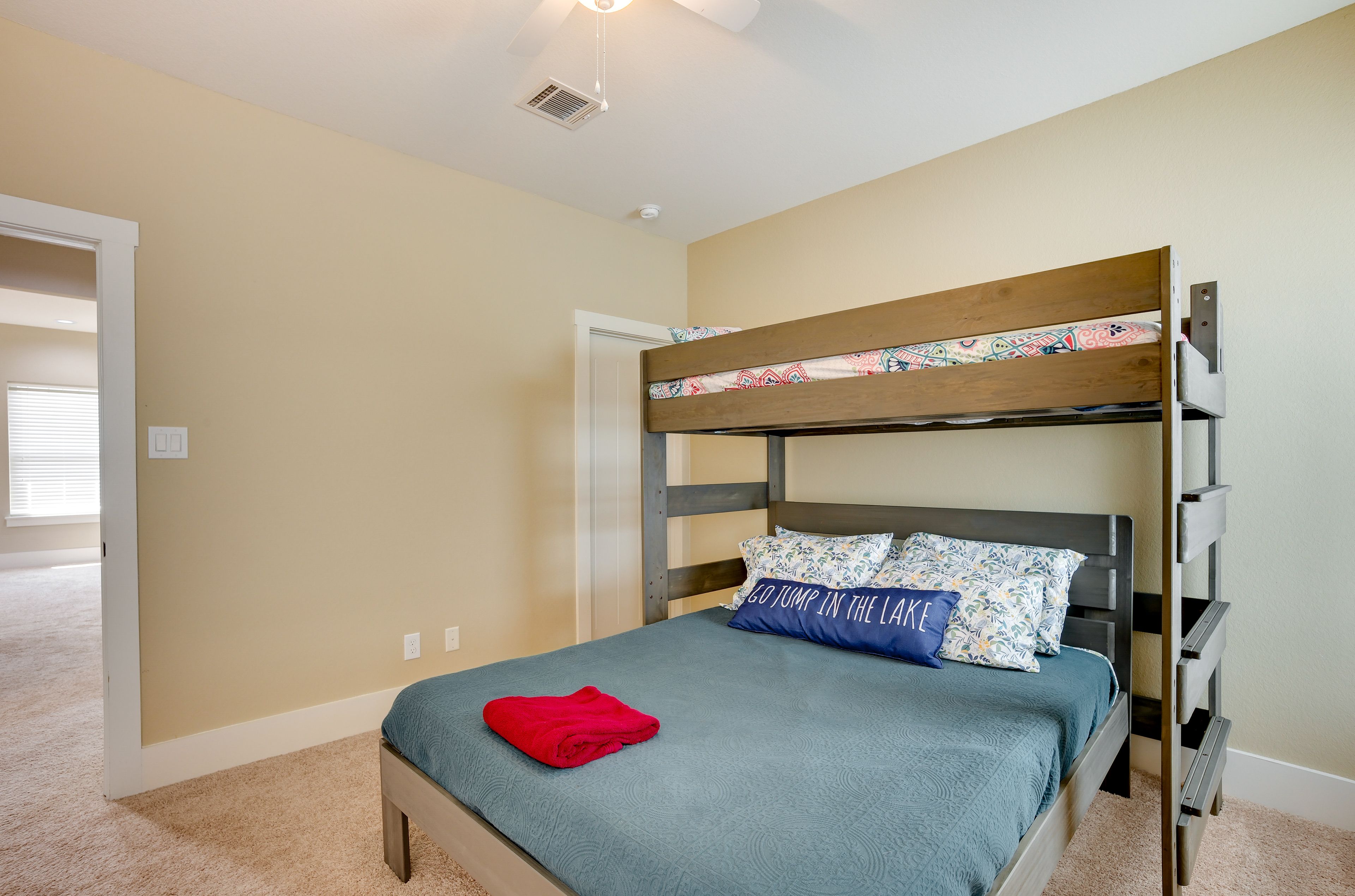 Bedroom 2 | 2nd Floor | Twin/Queen Bunk Bed