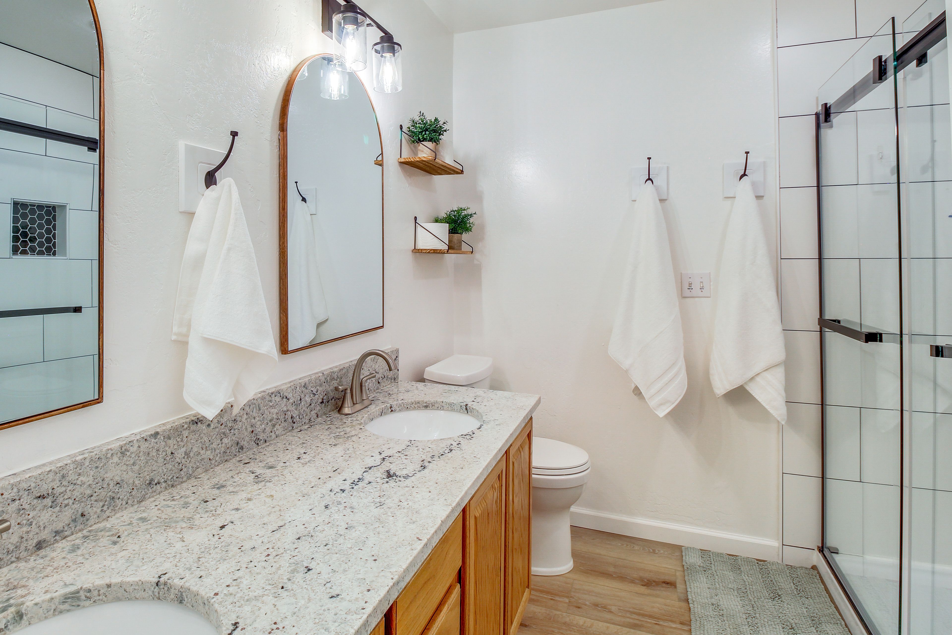 En-Suite Bathroom | Complimentary Toiletries