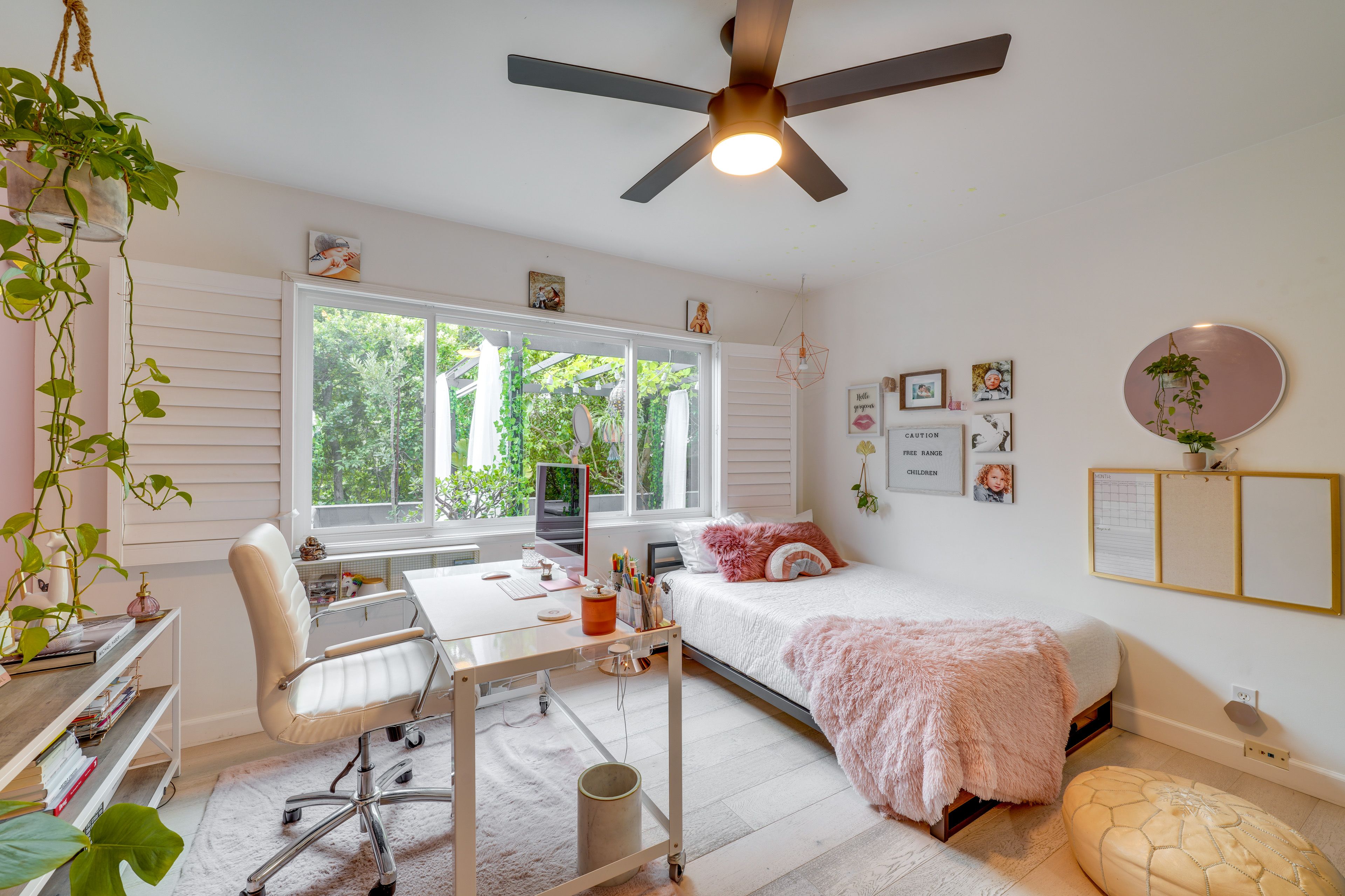 Bedroom 3 | Full Bed | Laptop Workspace