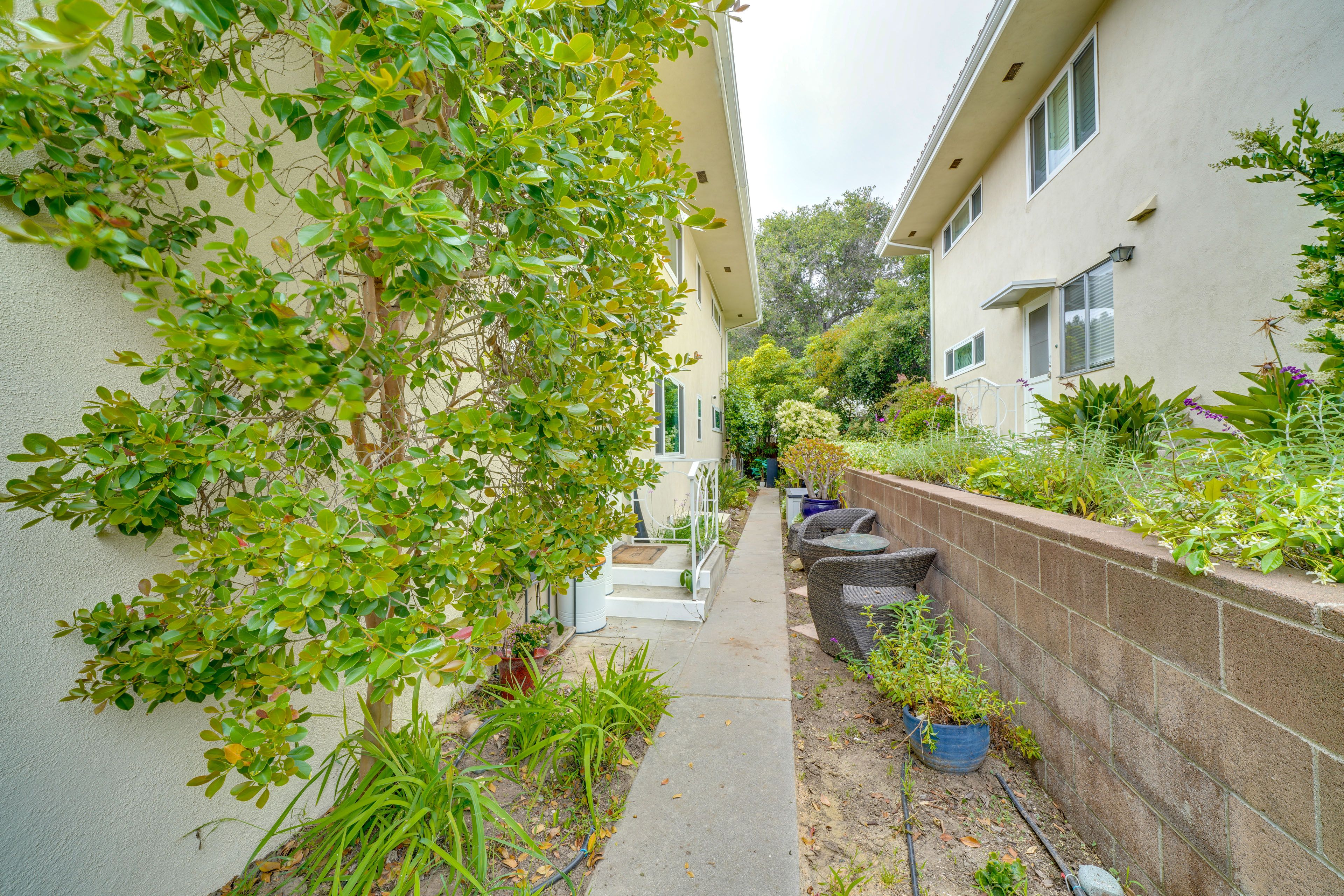 Condo Exterior | Keyless Entry