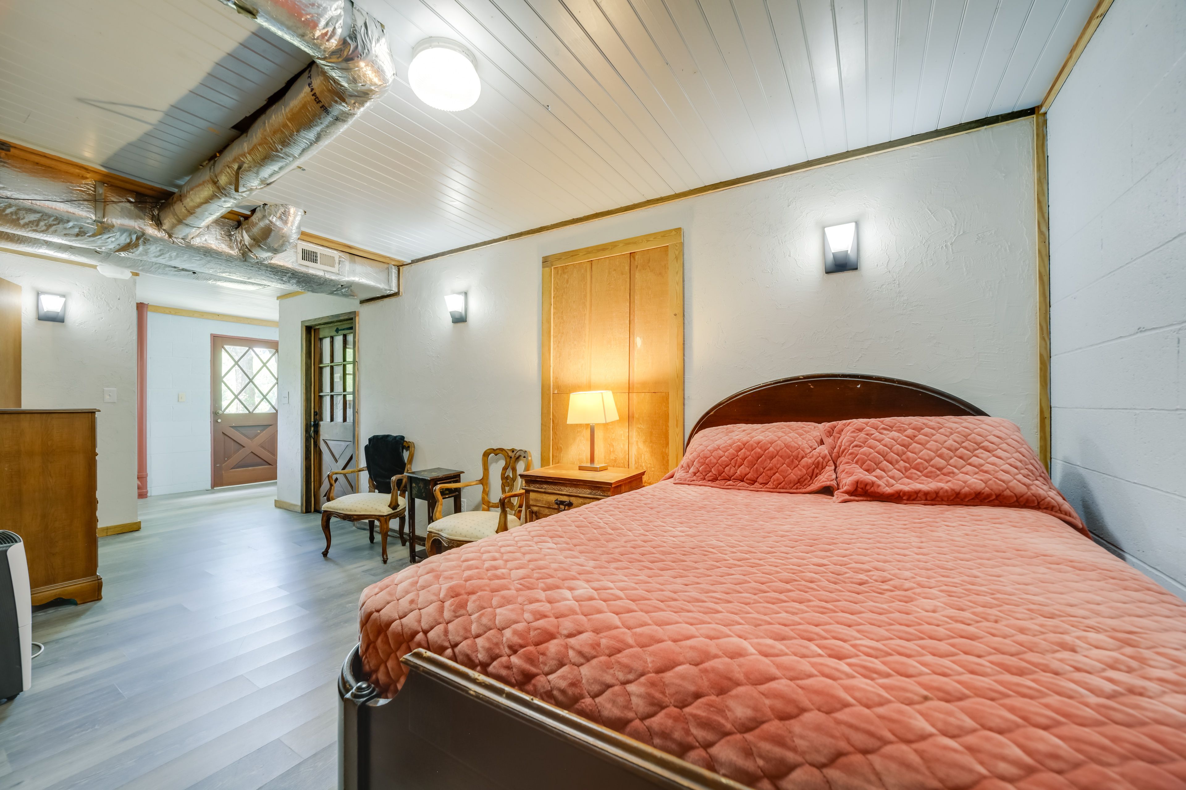 Bedroom 3 | Queen Bed