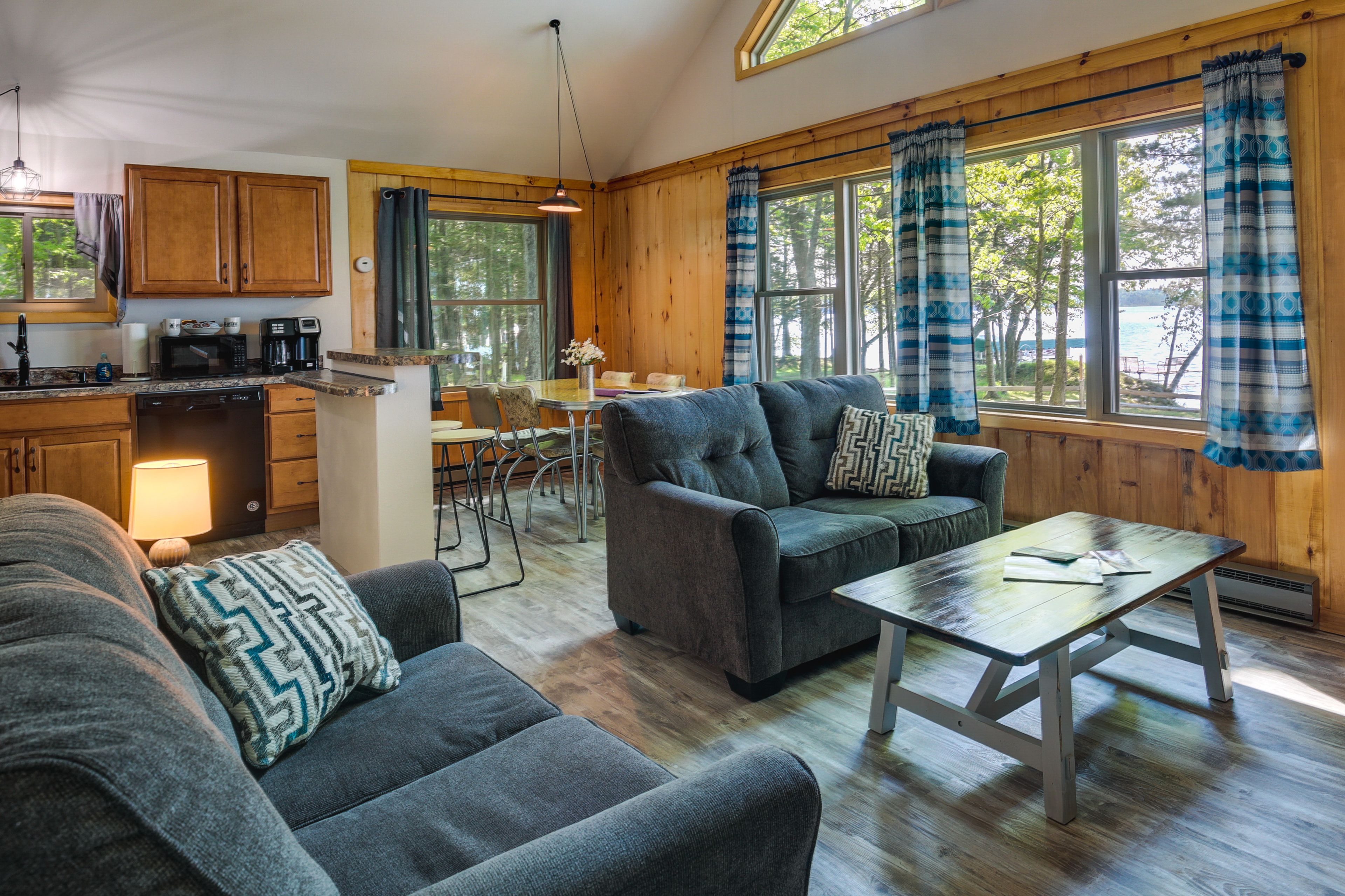 Living Room | Flat-Screen TV | DVD Player | Gas Fireplace | Books