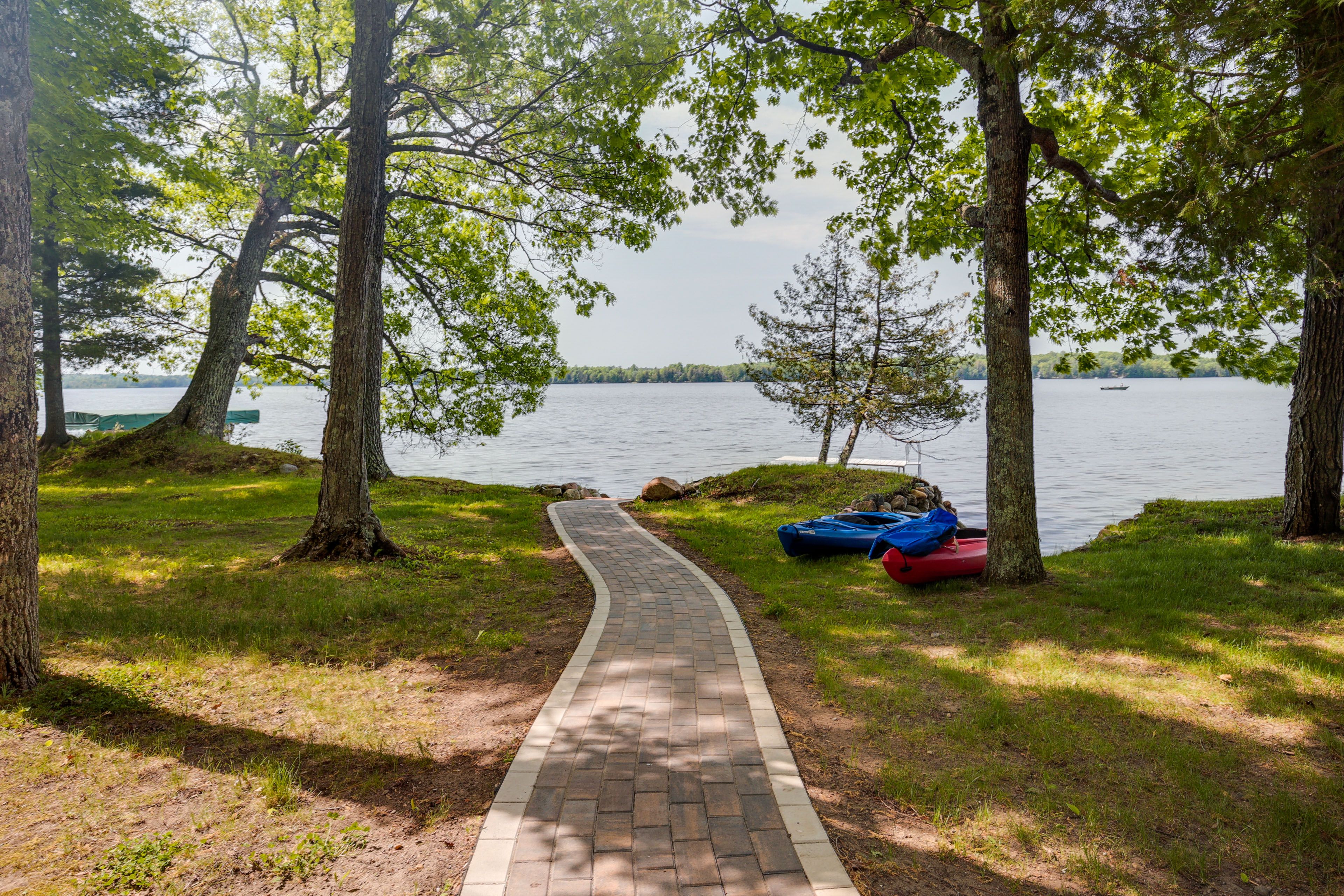 Lake Access | 2 Kayaks | Life Vests | Swim Dock