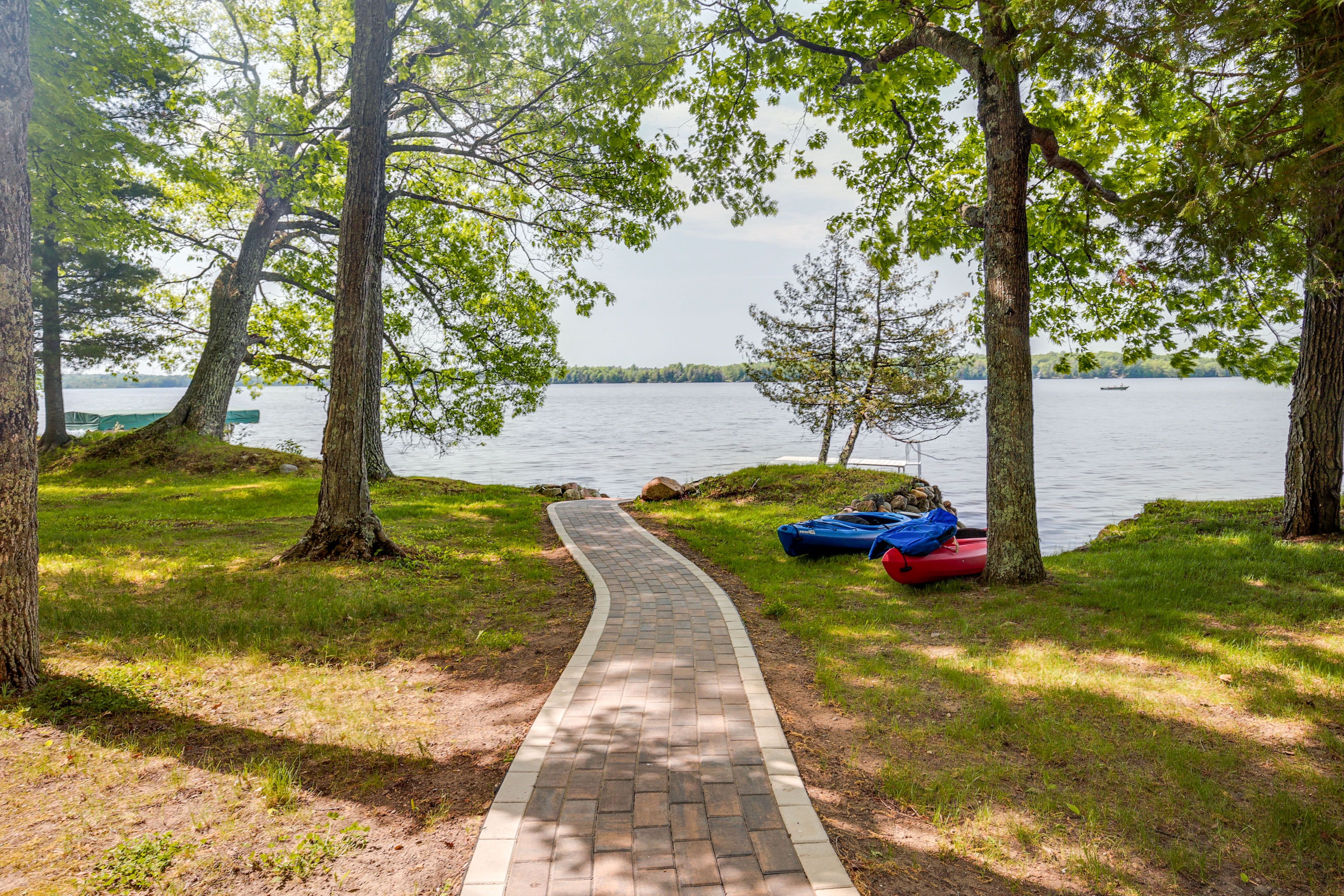 Lake Access | 2 Kayaks | Life Vests | Swim Dock