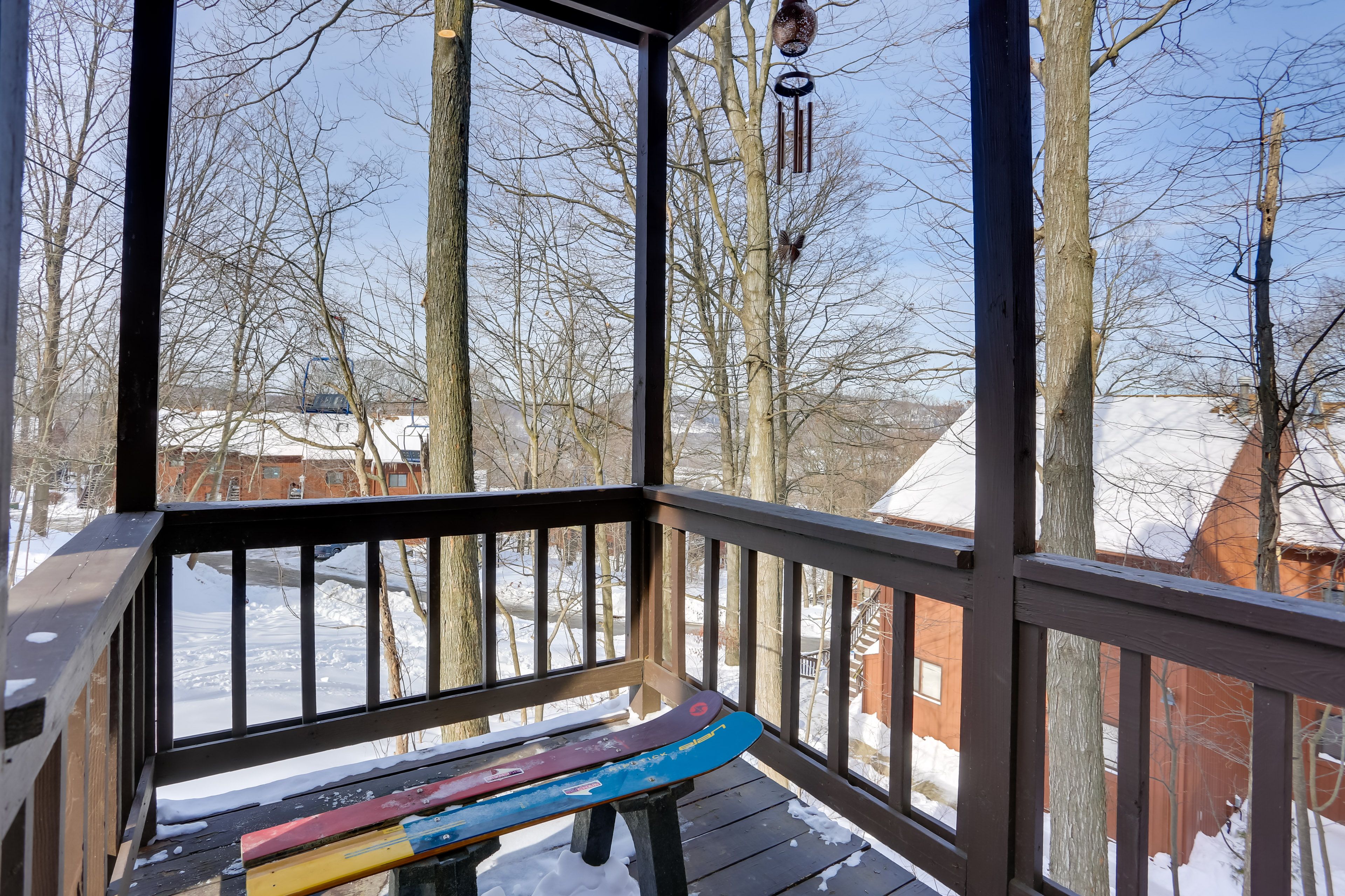 Lower Deck | Ski Lift & Slope Views