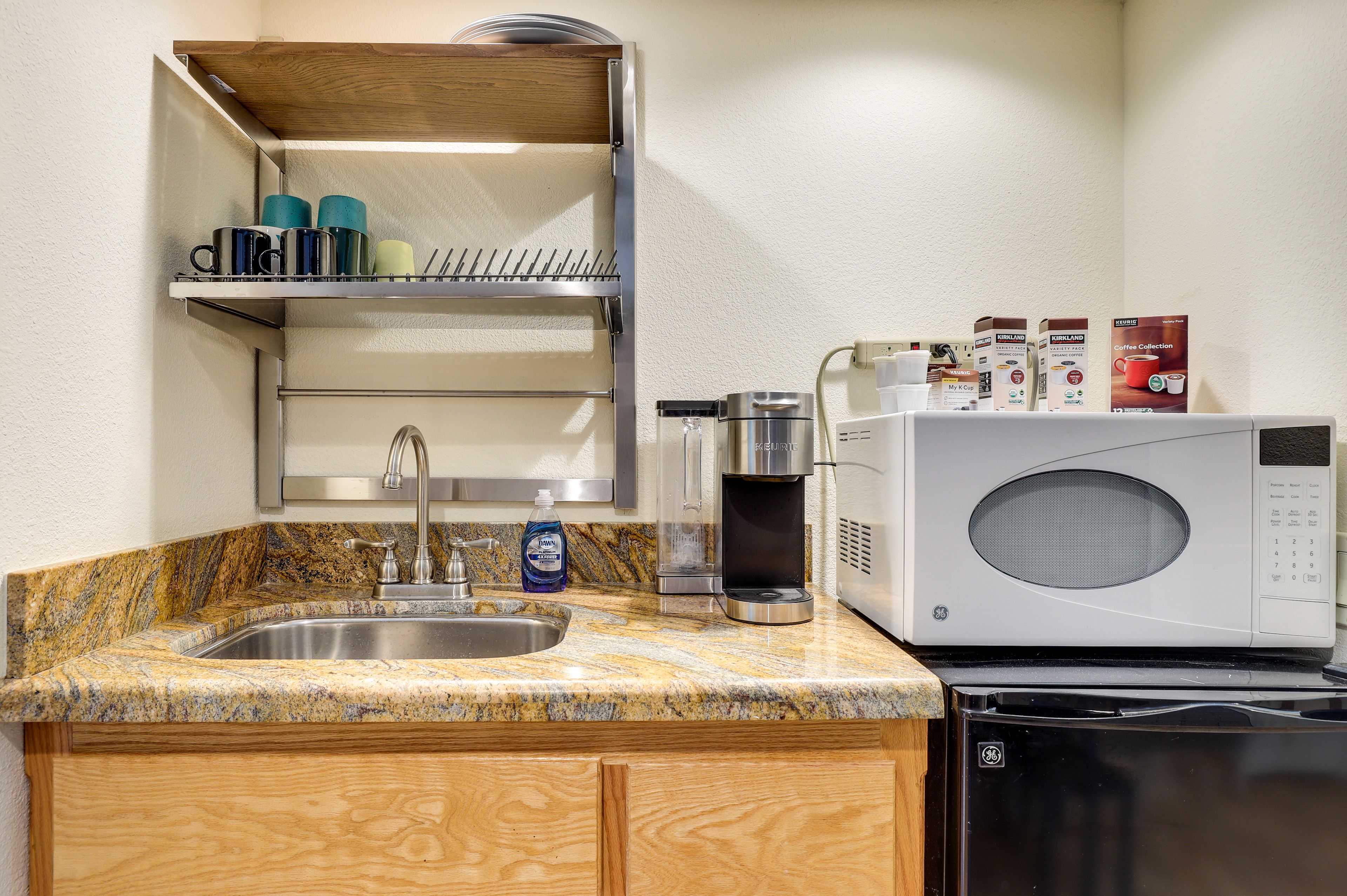 Kitchenette | Ice Maker | Keurig Coffee Maker | Dishware & Flatware