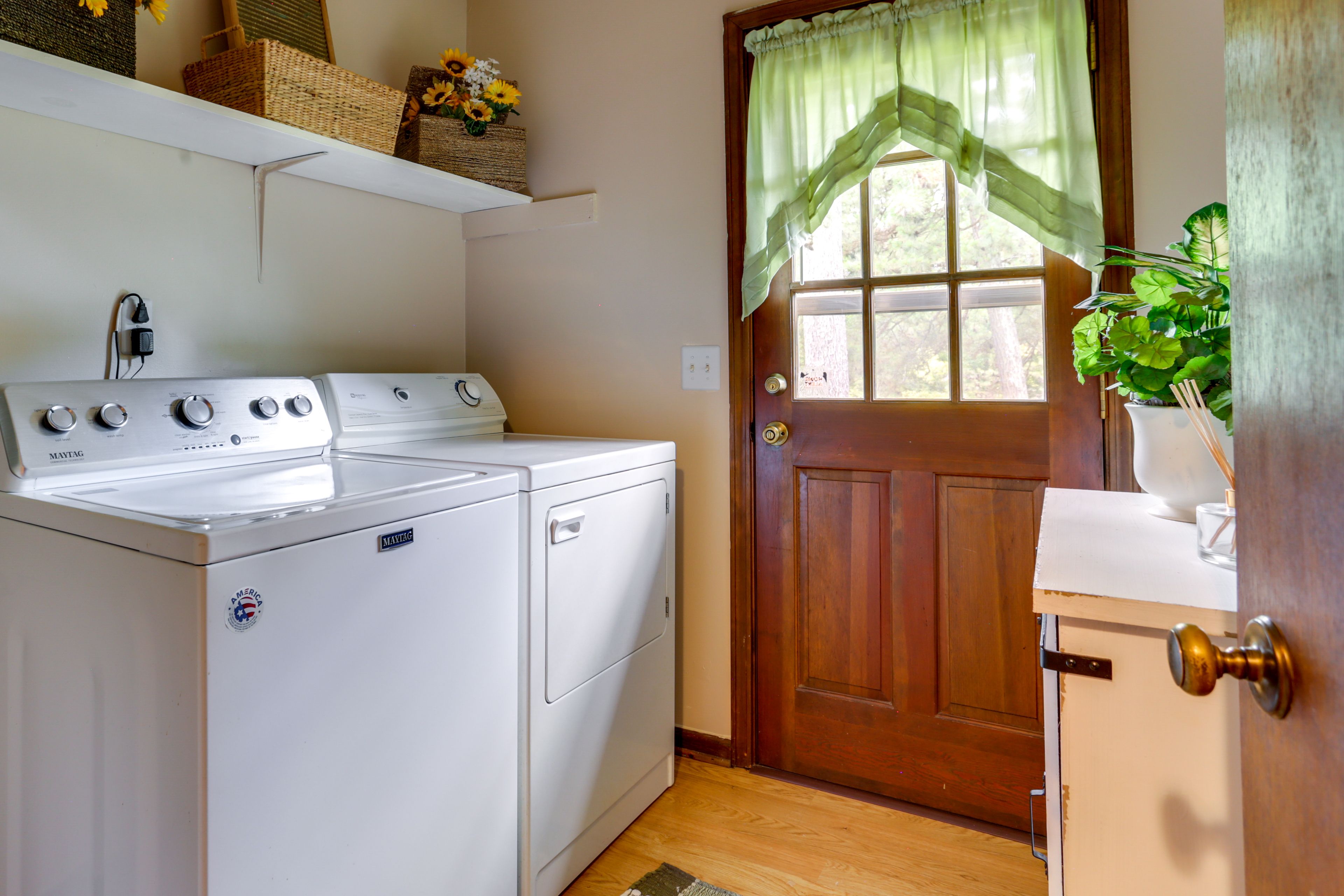 Laundry Area | Washer/Dryer | Hangers | Iron/Board | Trash Bags/Paper Towels