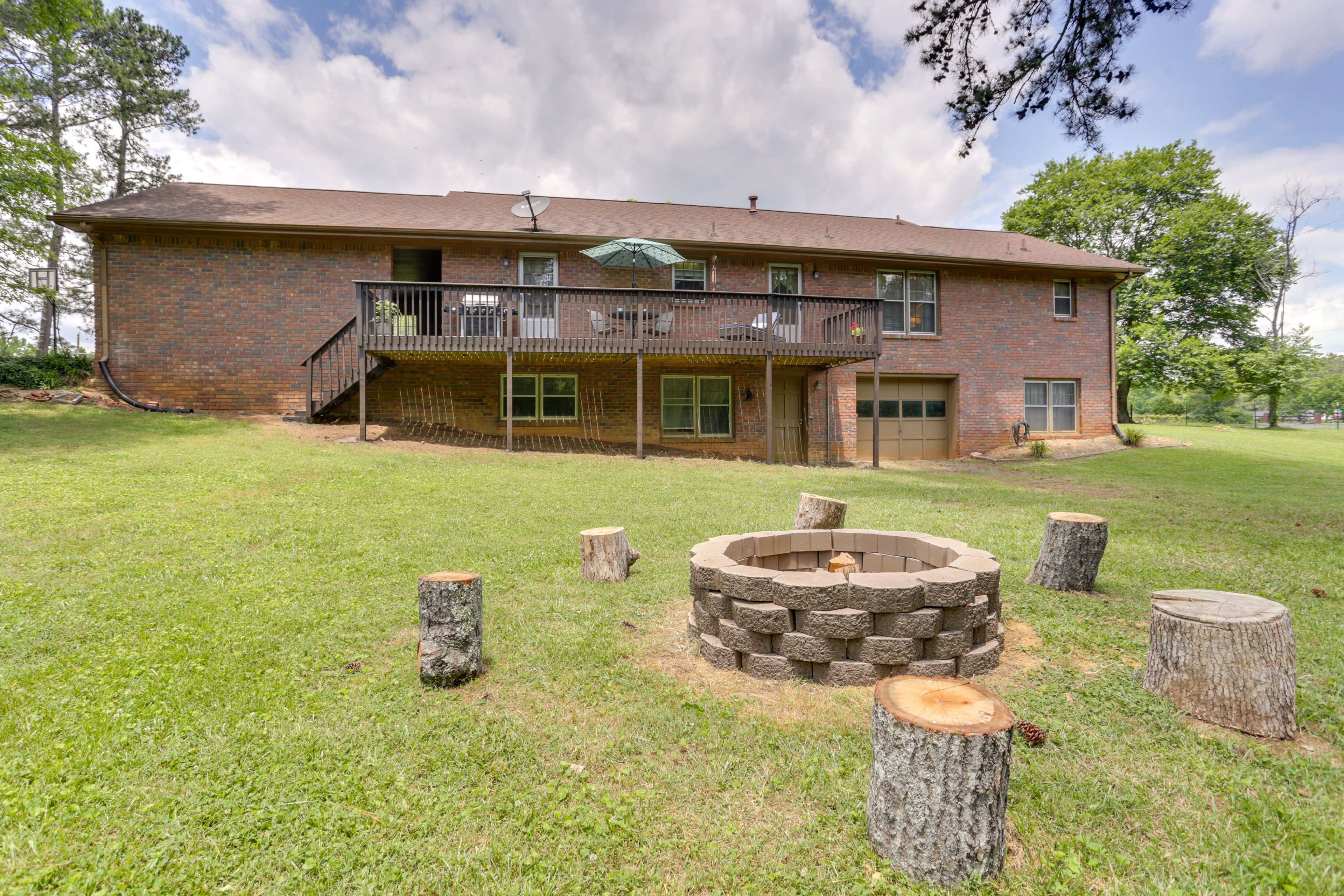 Fire Pit | 1,708 Sq Ft