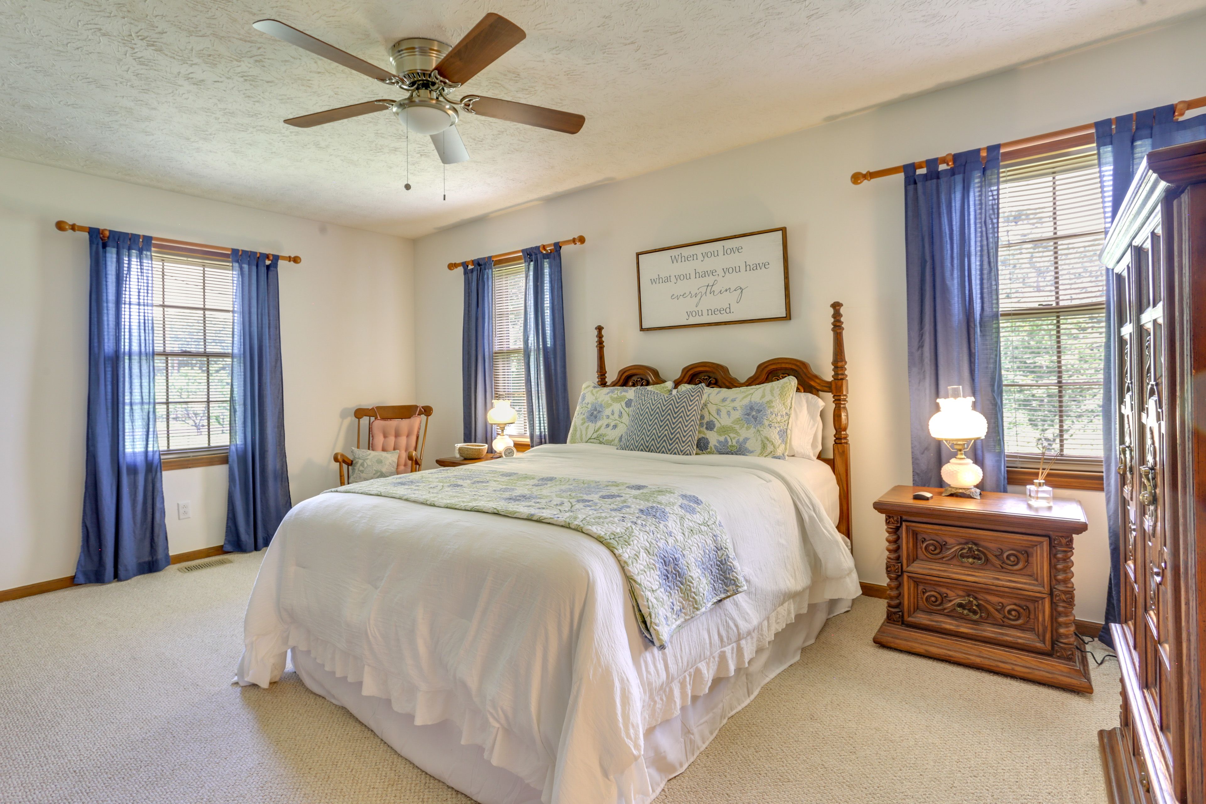 Bedroom 1 | Queen Bed | Linens Provided | Smart TV | En-Suite Bathroom